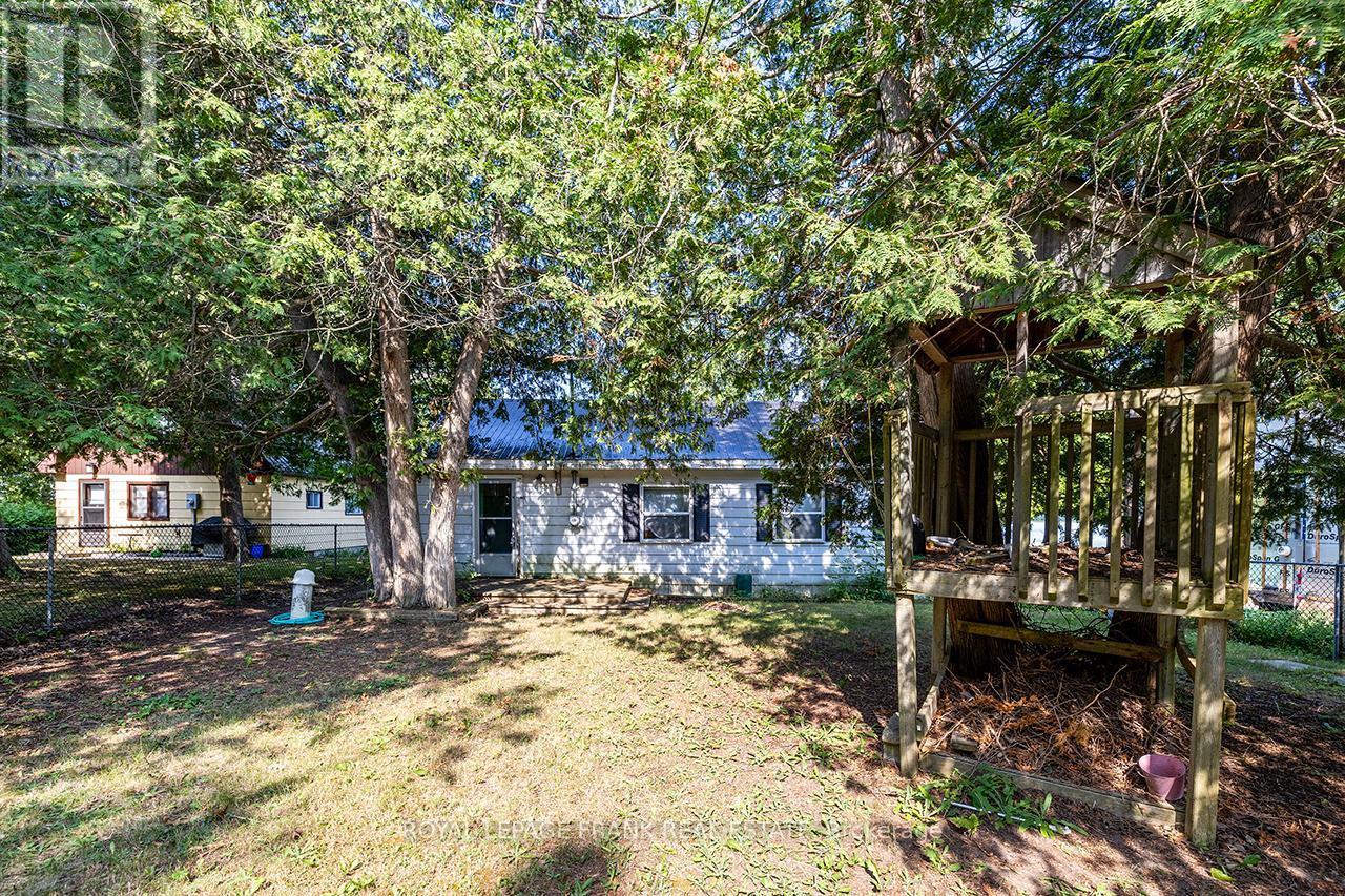 












1206 BLACK BEACH LANE

,
Ramara (Brechin),




Ontario
L0K1B0

