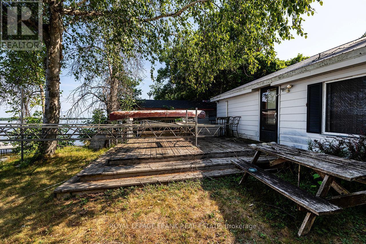 












1206 BLACK BEACH LANE

,
Ramara (Brechin),




Ontario
L0K1B0

