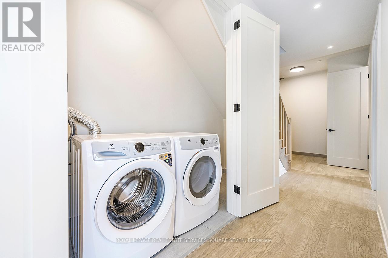 












412 - 123 MAURICE DRIVE

,
Oakville,




Ontario
L6K2W6

