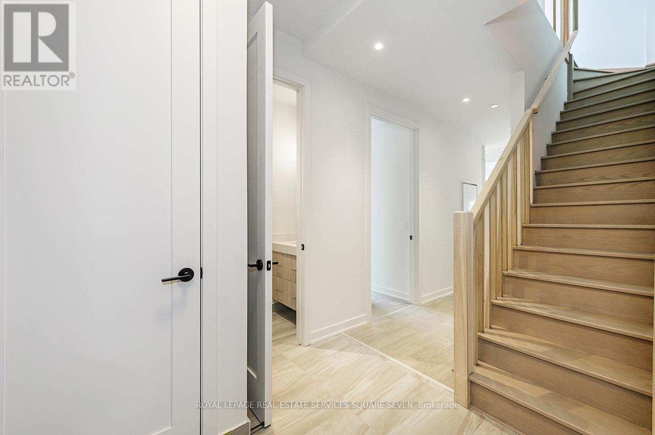 












412 - 123 MAURICE DRIVE

,
Oakville,




Ontario
L6K2W6

