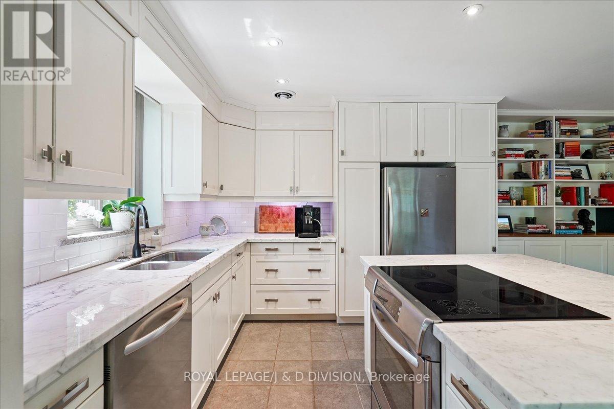 












203 - 149 SOUTH DRIVE

,
Toronto,




Ontario
M4W1S3

