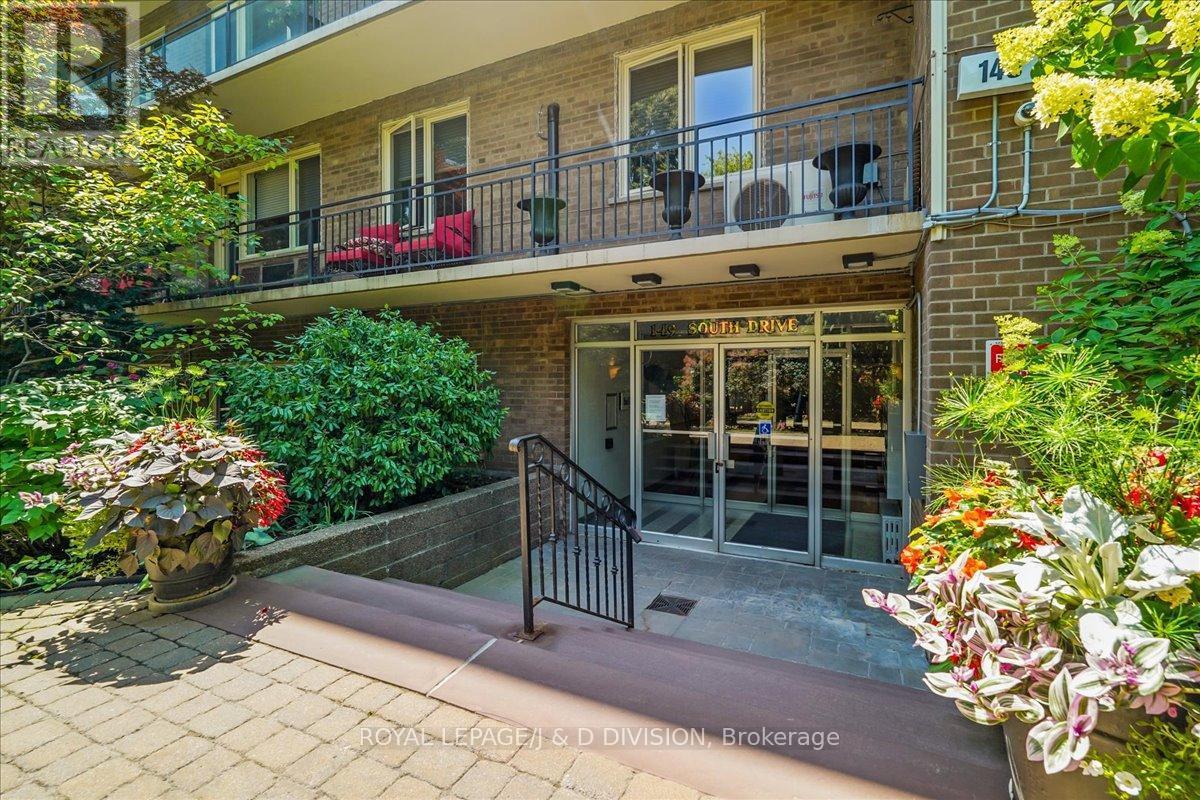












203 - 149 SOUTH DRIVE

,
Toronto,




Ontario
M4W1S3

