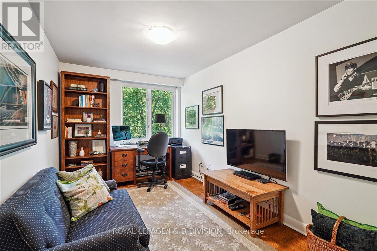 












203 - 149 SOUTH DRIVE

,
Toronto,




Ontario
M4W1S3

