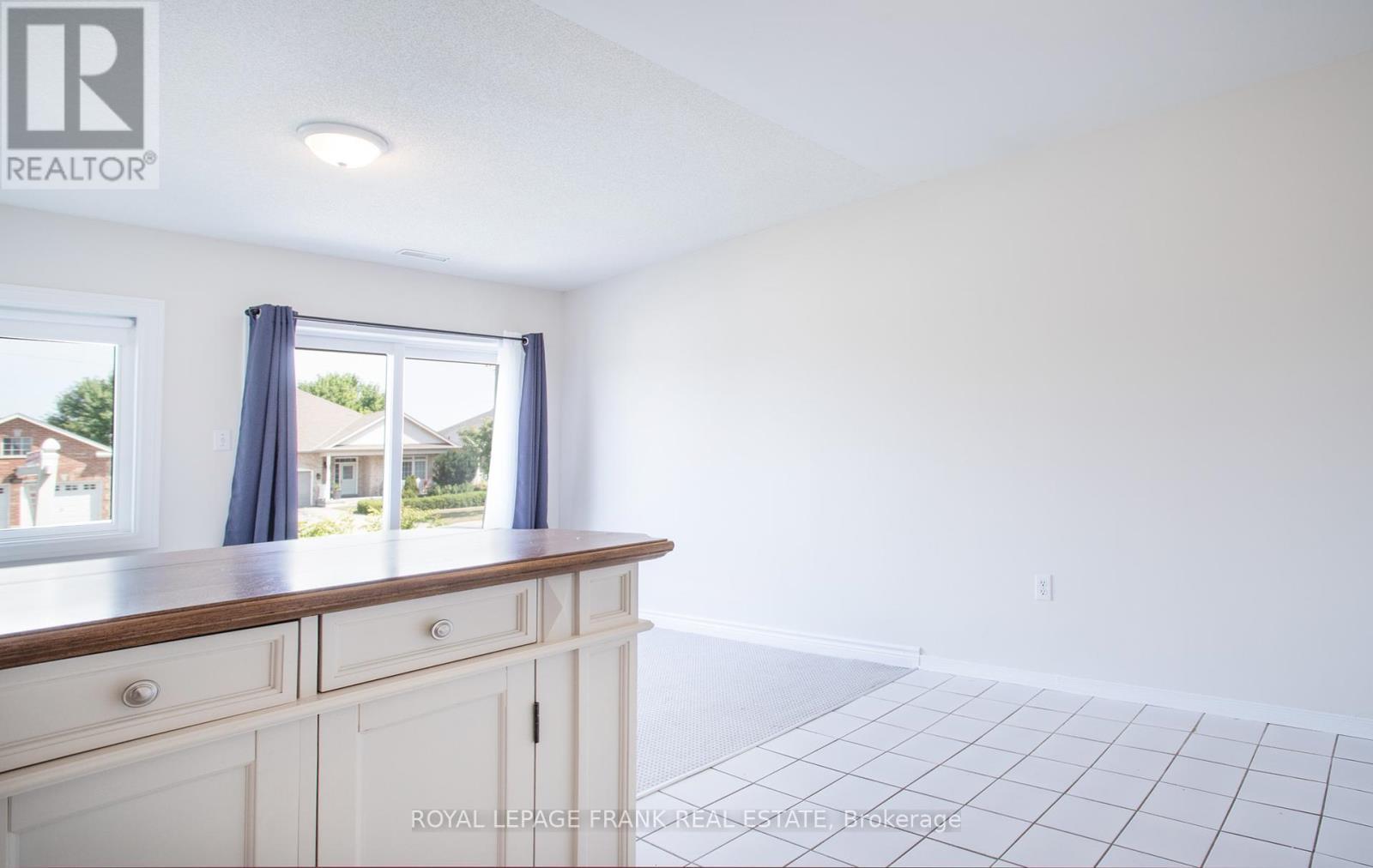 












9 - 1 TESTA ROAD

,
Uxbridge,




Ontario
L9L1Y8


