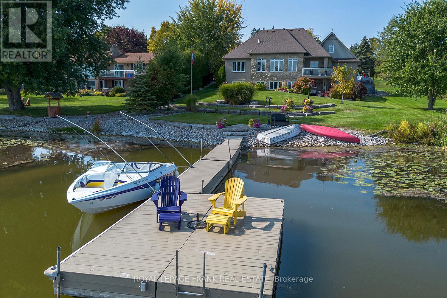 












24 GILSON POINT PLACE

,
Kawartha Lakes (Mariposa),




Ontario
K0M2C0

