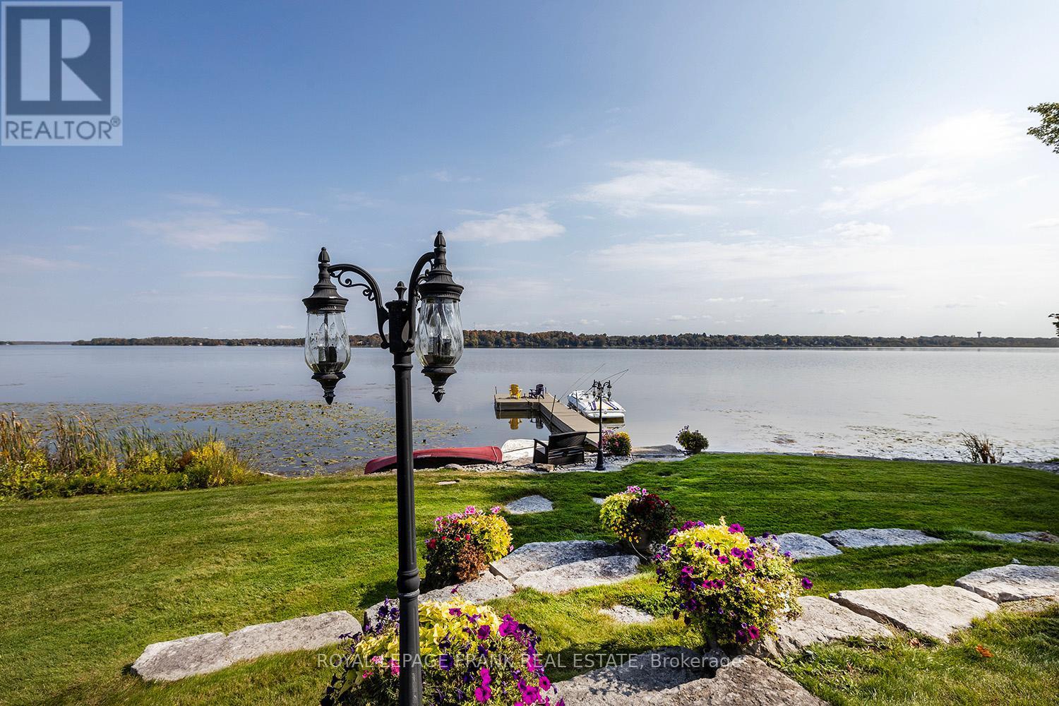 












24 GILSON POINT PLACE

,
Kawartha Lakes (Mariposa),




Ontario
K0M2C0

