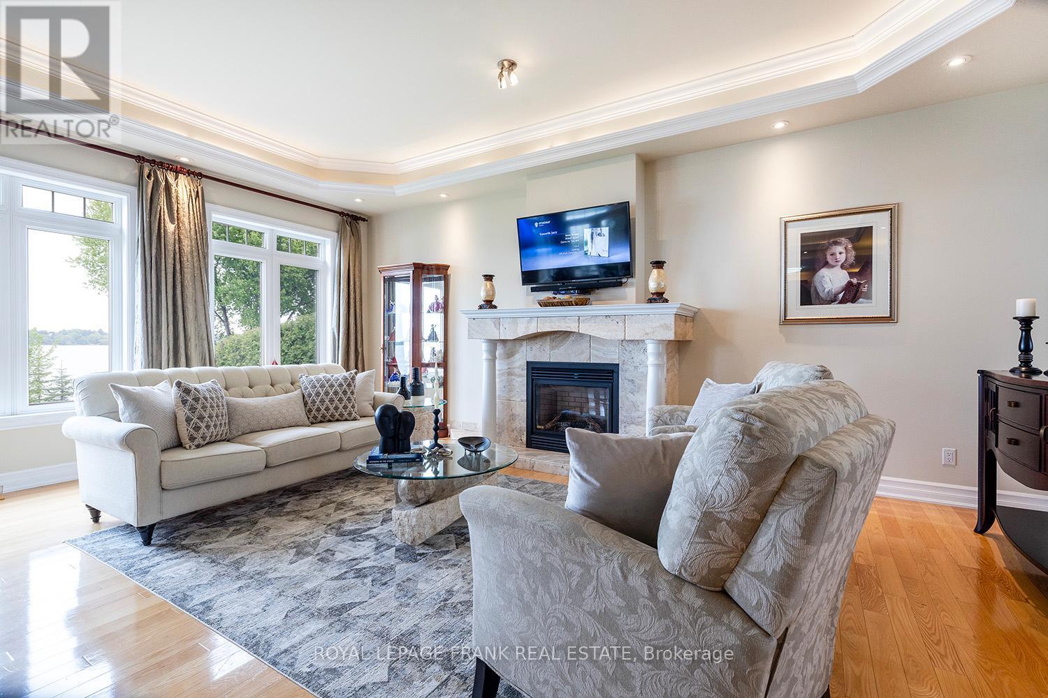 












24 GILSON POINT PLACE

,
Kawartha Lakes (Mariposa),




Ontario
K0M2C0

