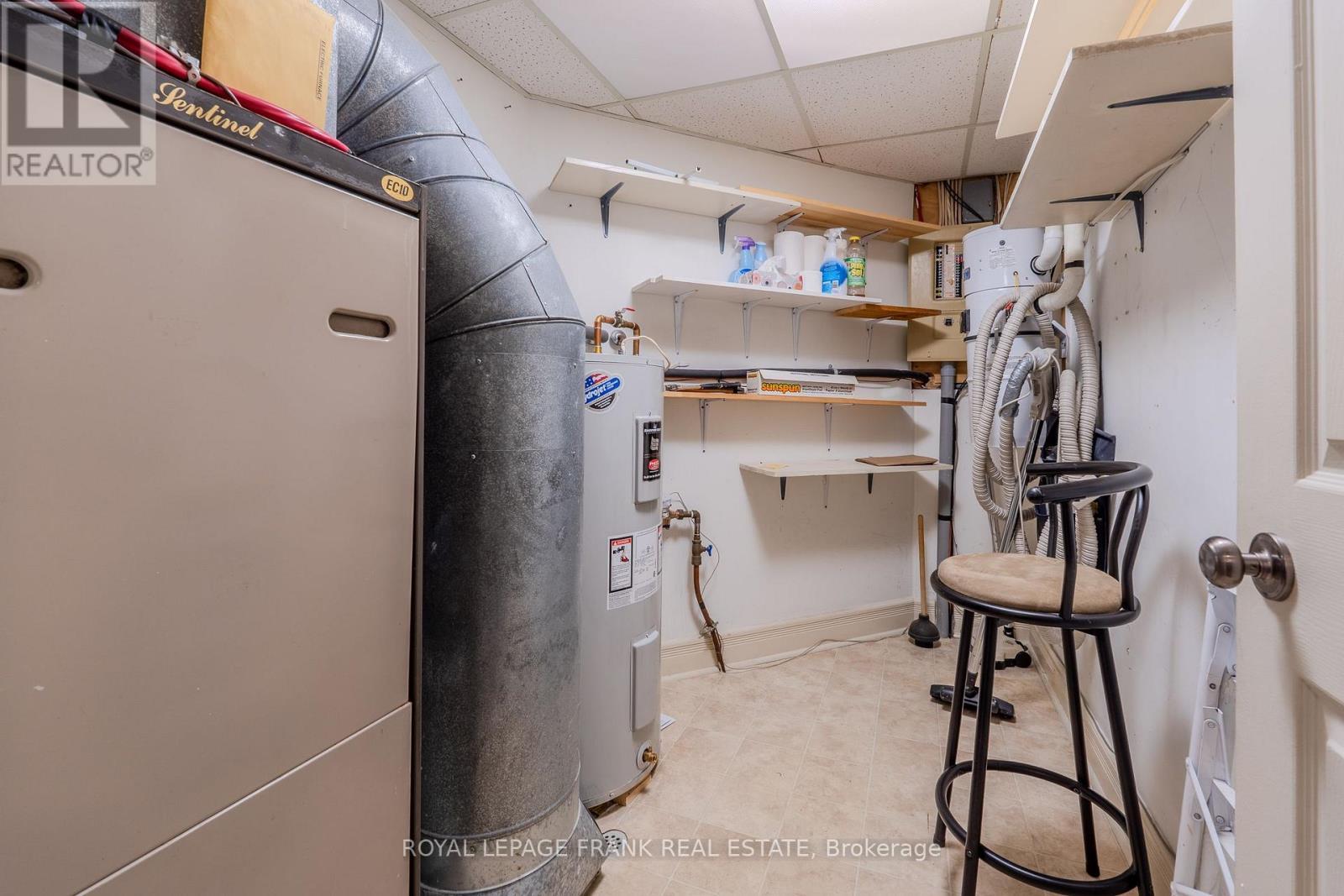 












303 - 1 SHERWOOD STREET

,
Kawartha Lakes (Bobcaygeon),




Ontario
K0M1A0

