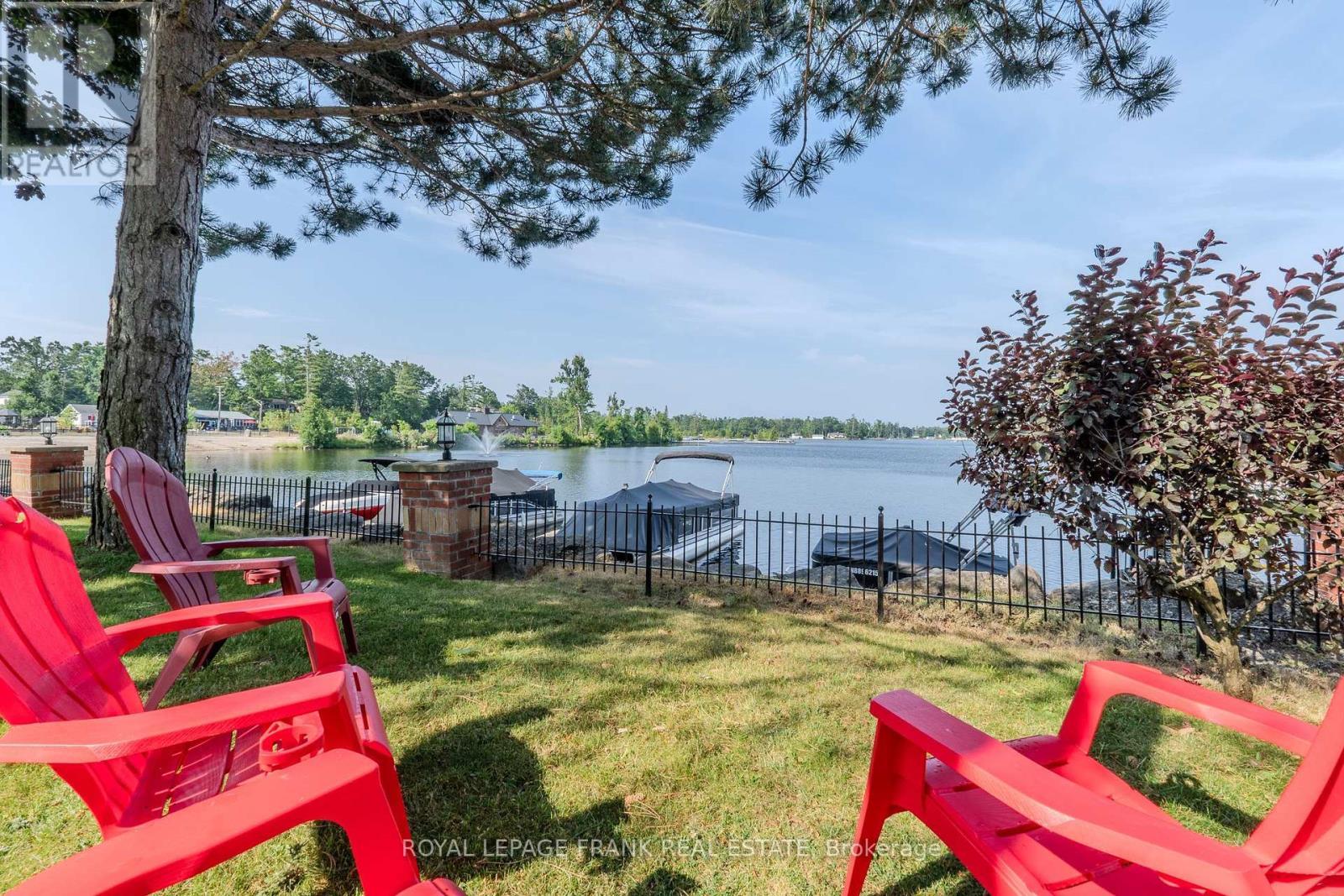 












303 - 1 SHERWOOD STREET

,
Kawartha Lakes (Bobcaygeon),




Ontario
K0M1A0

