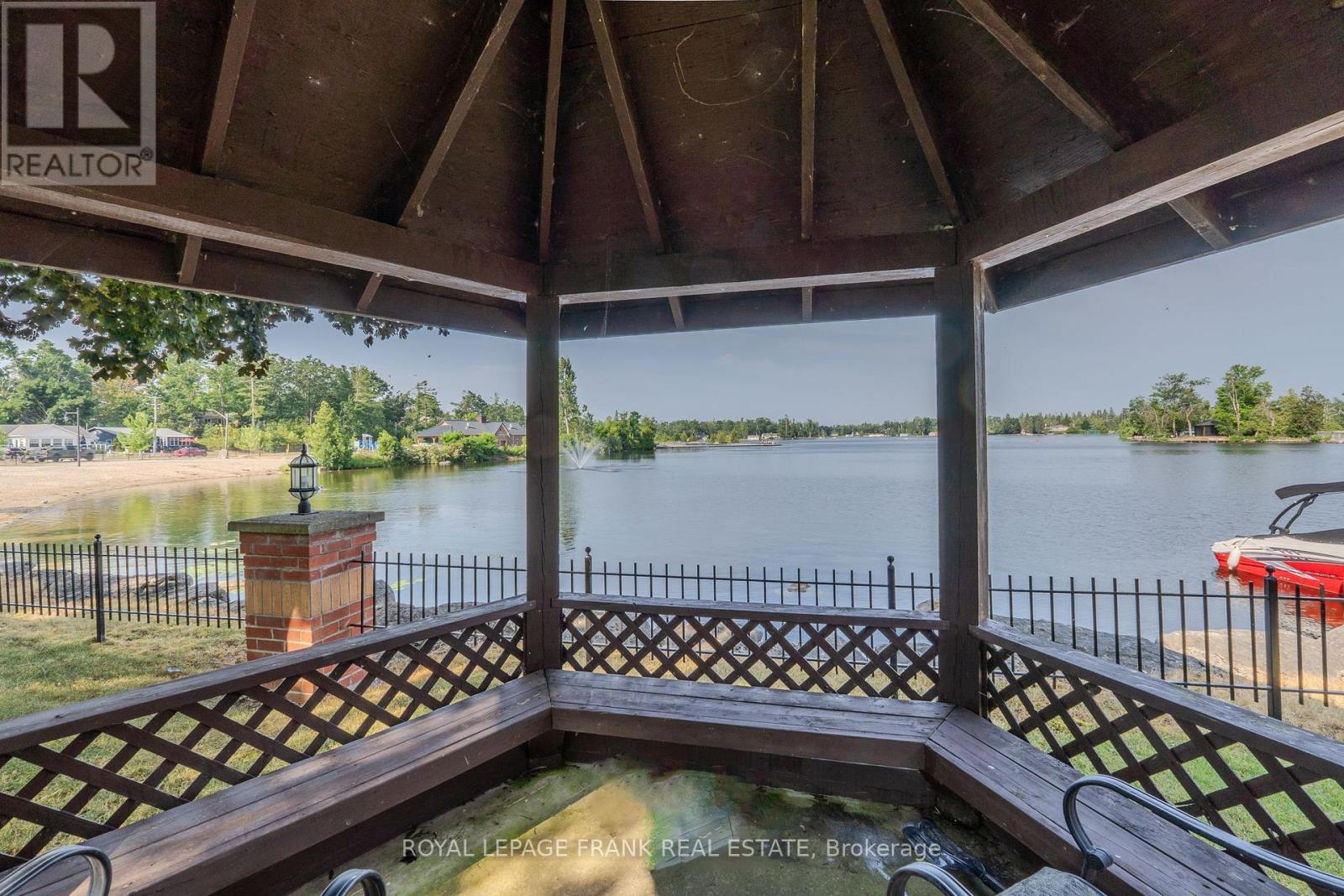 












303 - 1 SHERWOOD STREET

,
Kawartha Lakes (Bobcaygeon),




Ontario
K0M1A0

