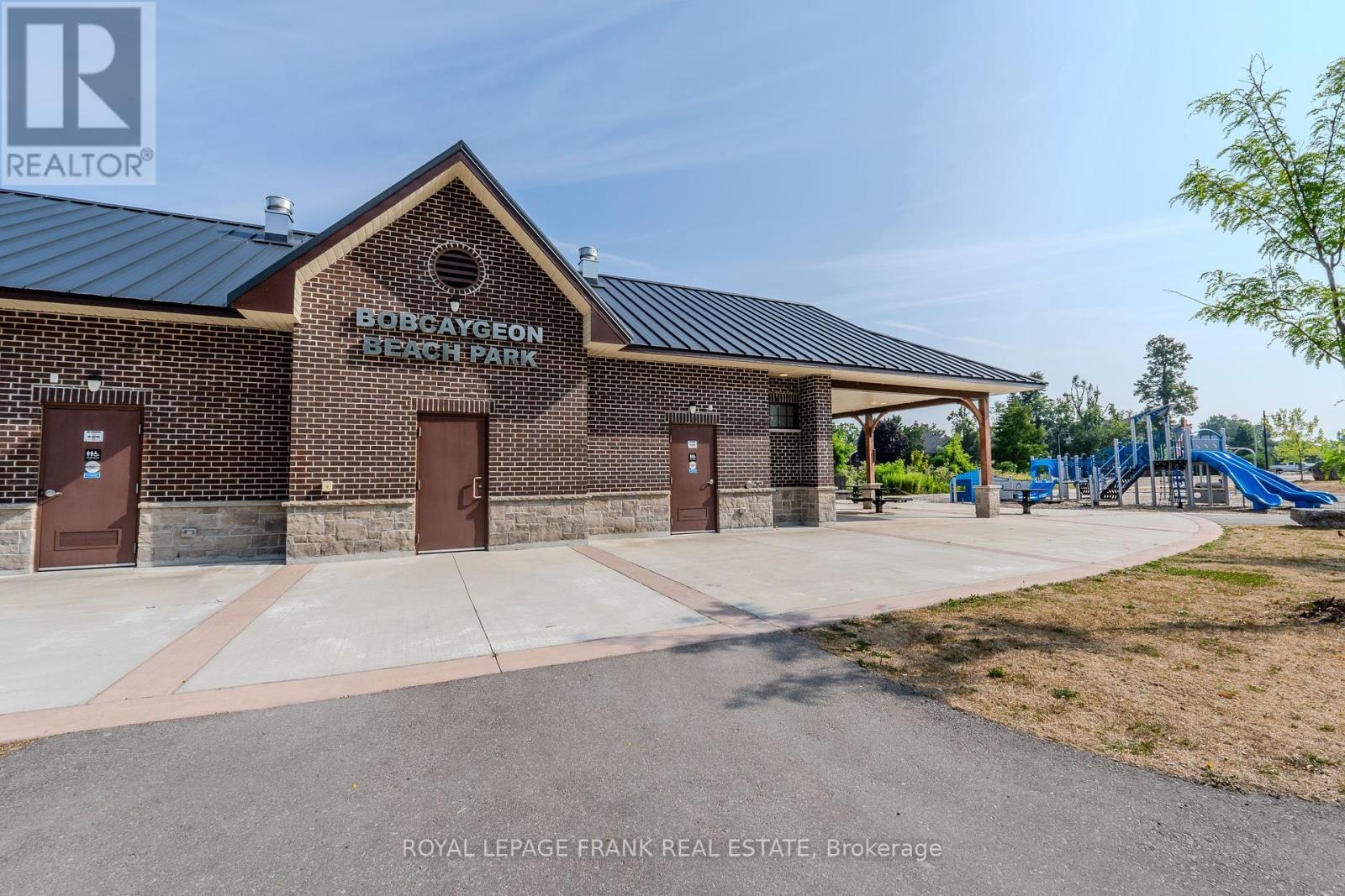 












303 - 1 SHERWOOD STREET

,
Kawartha Lakes (Bobcaygeon),




Ontario
K0M1A0

