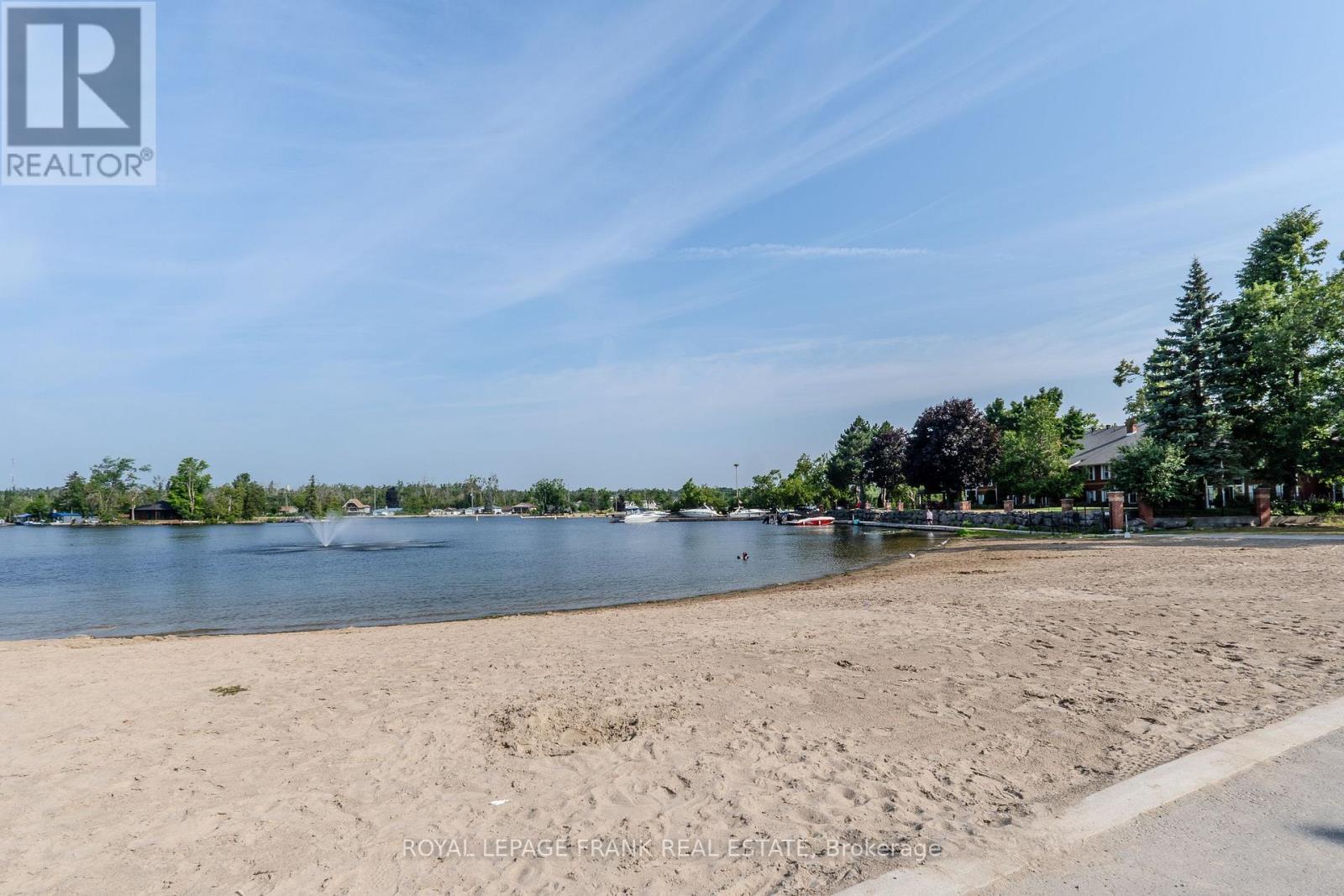 












303 - 1 SHERWOOD STREET

,
Kawartha Lakes (Bobcaygeon),




Ontario
K0M1A0

