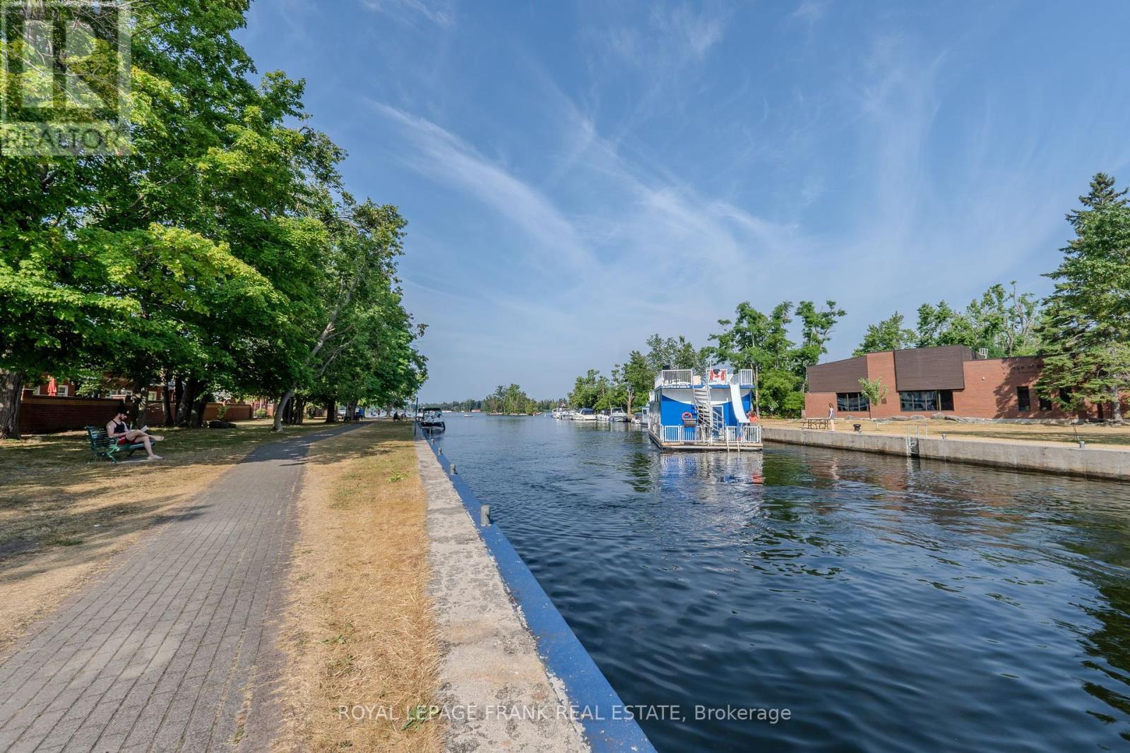 












303 - 1 SHERWOOD STREET

,
Kawartha Lakes (Bobcaygeon),




Ontario
K0M1A0

