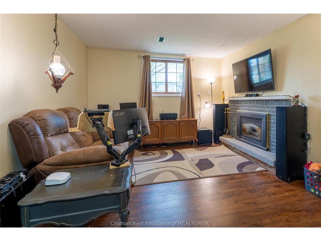 









12


Sioux

Drive,
Chatham,




ON
N7M 5S5

