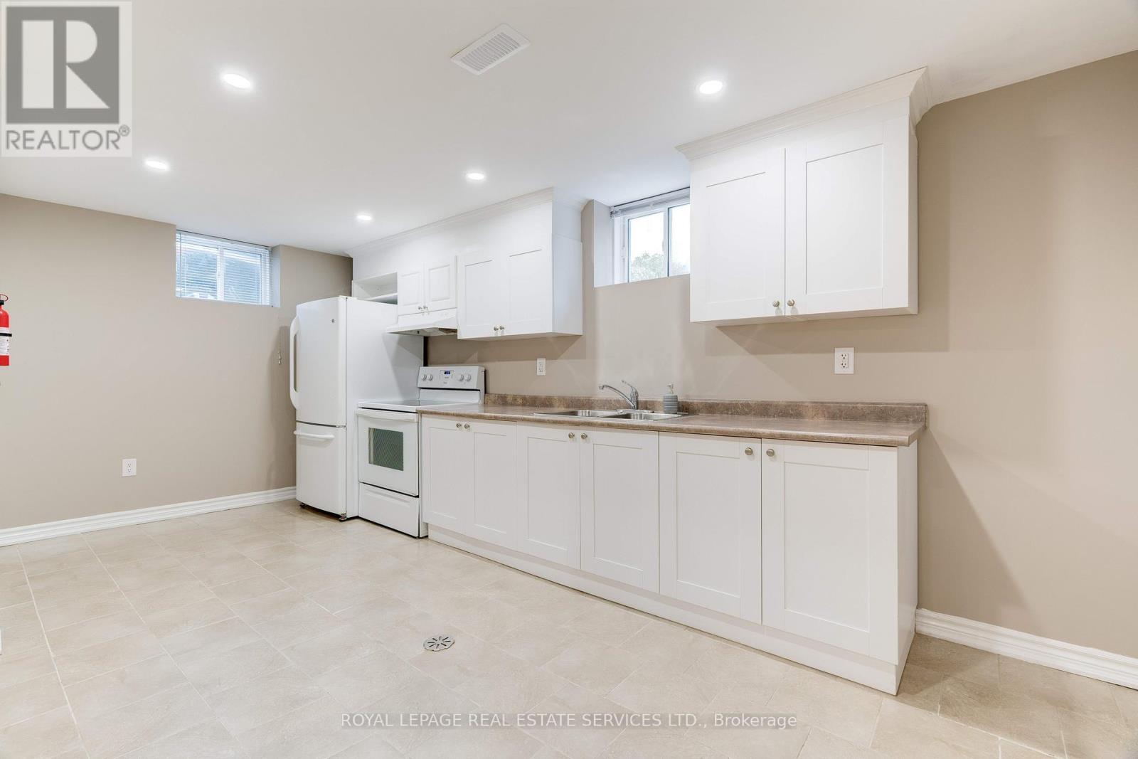 












342 MORDEN ROAD

,
Oakville,




Ontario
L6K2S8

