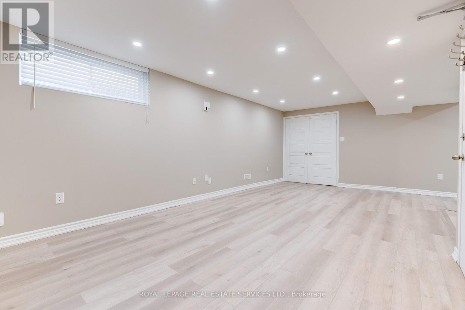 












342 MORDEN ROAD

,
Oakville,




Ontario
L6K2S8

