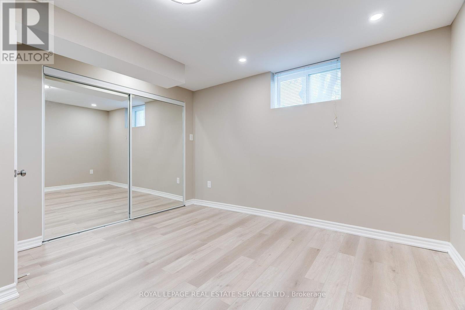 












342 MORDEN ROAD

,
Oakville,




Ontario
L6K2S8

