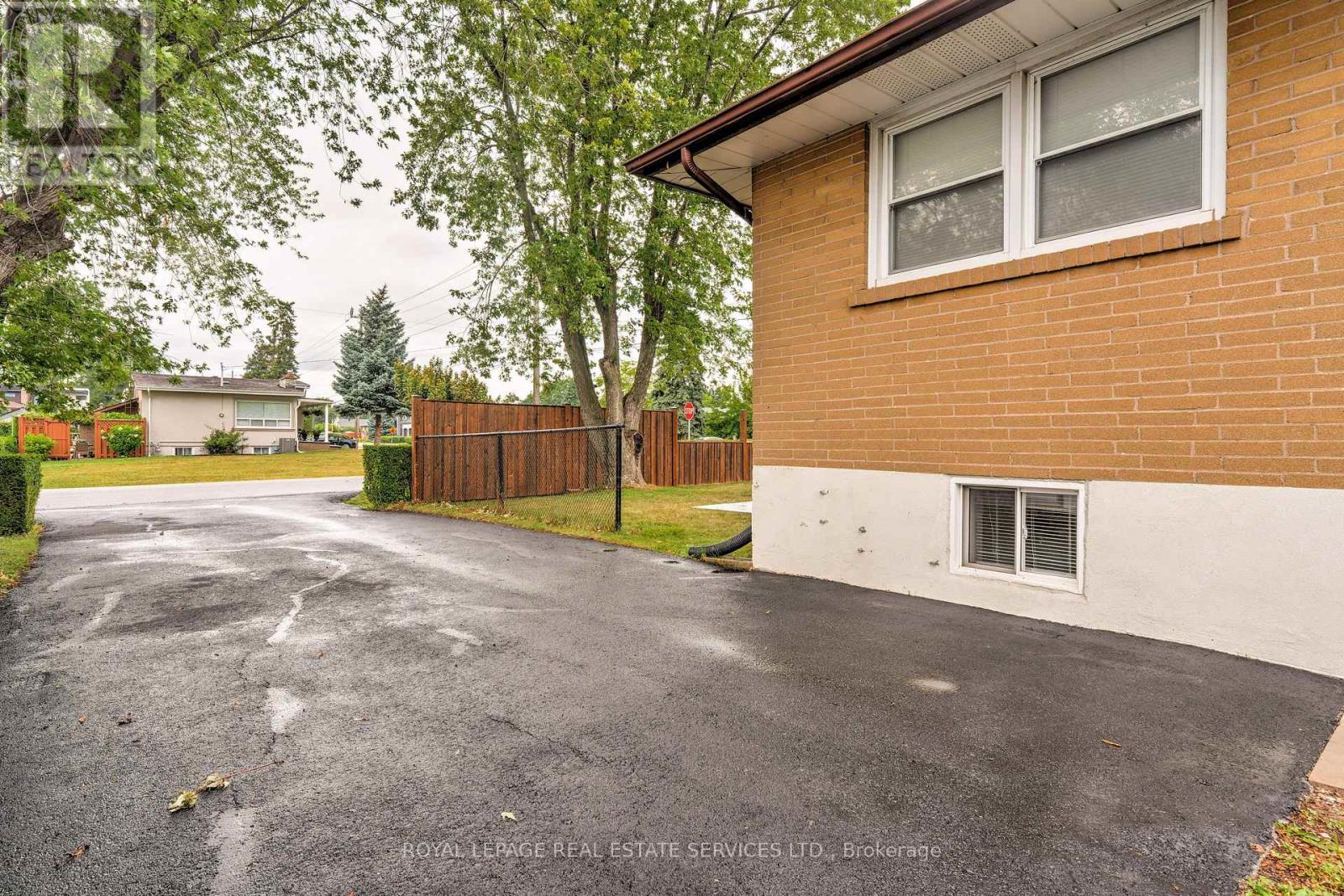












342 MORDEN ROAD

,
Oakville,




Ontario
L6K2S8

