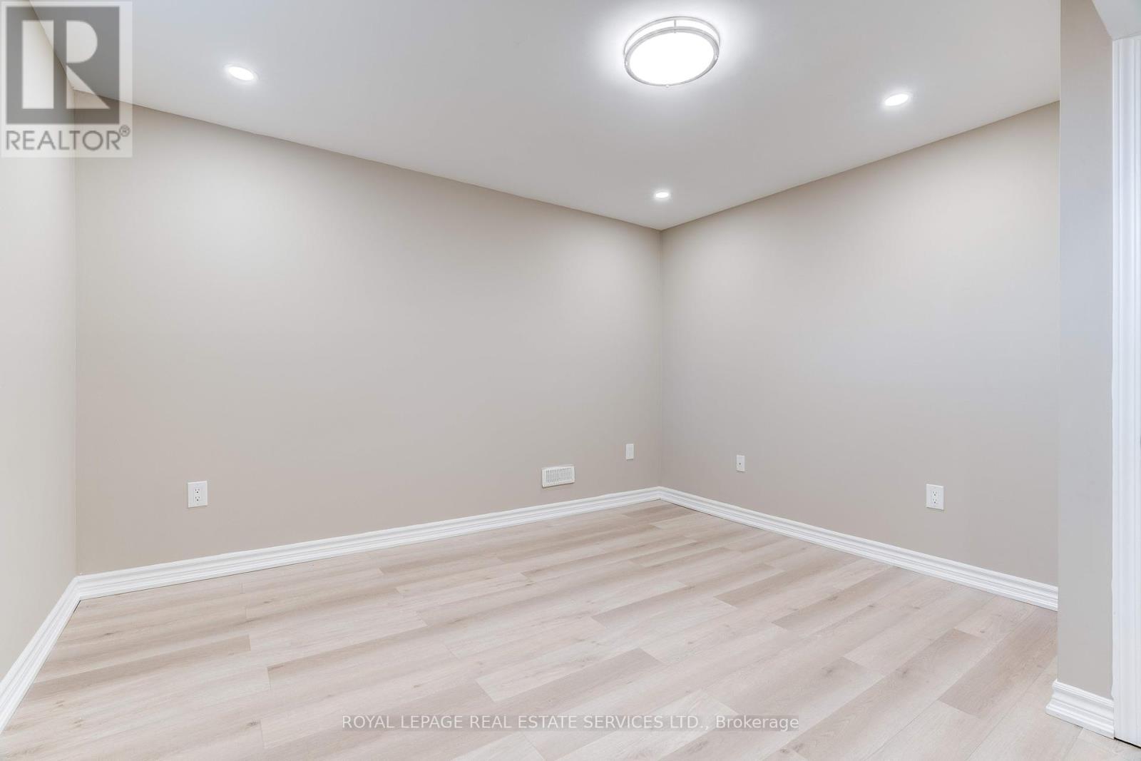 












342 MORDEN ROAD

,
Oakville,




Ontario
L6K2S8


