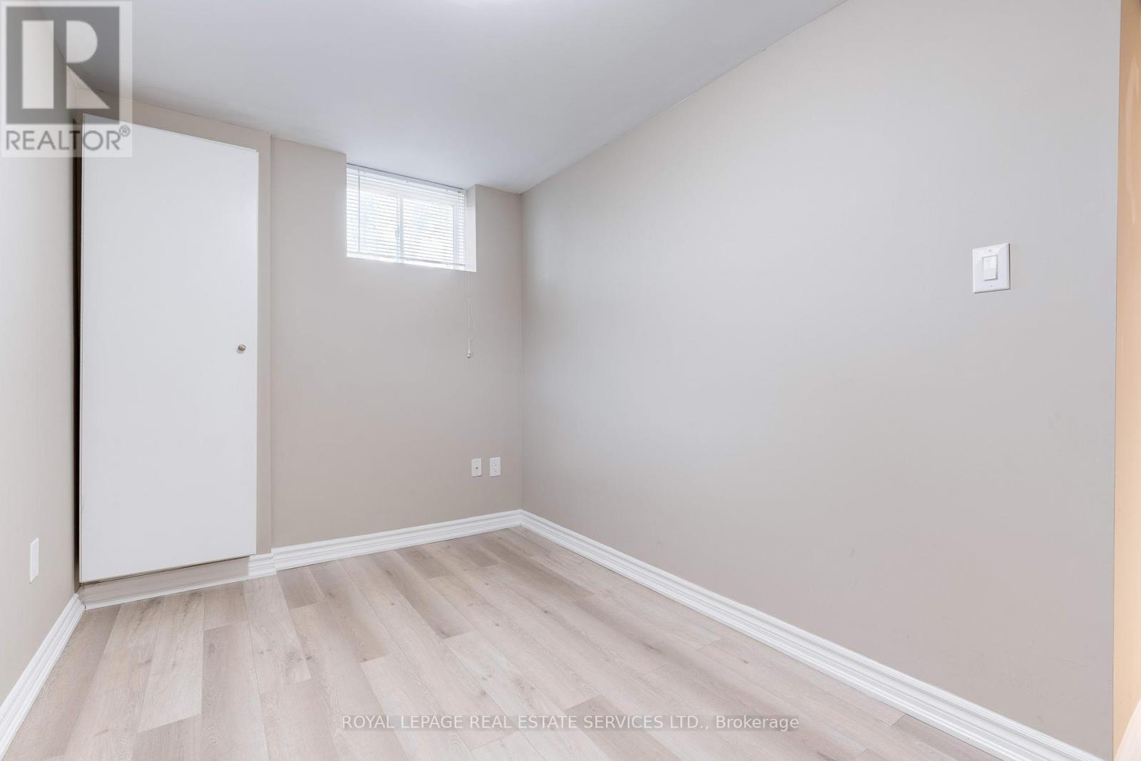 












342 MORDEN ROAD

,
Oakville,




Ontario
L6K2S8

