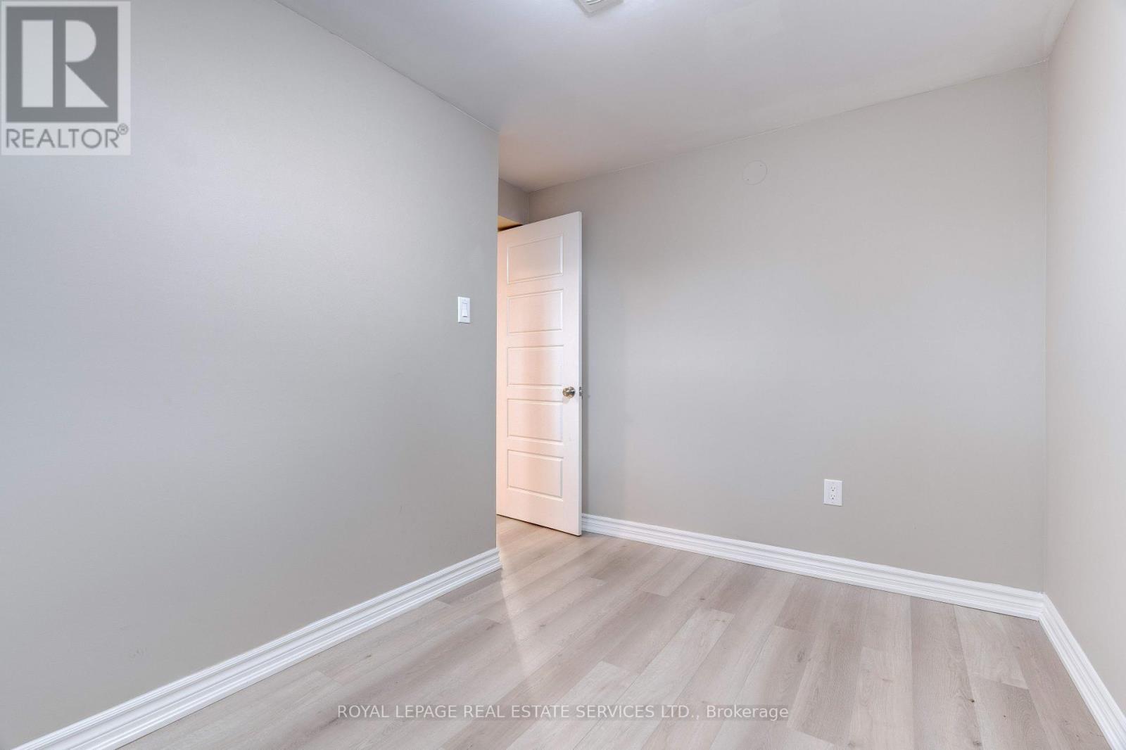 












342 MORDEN ROAD

,
Oakville,




Ontario
L6K2S8

