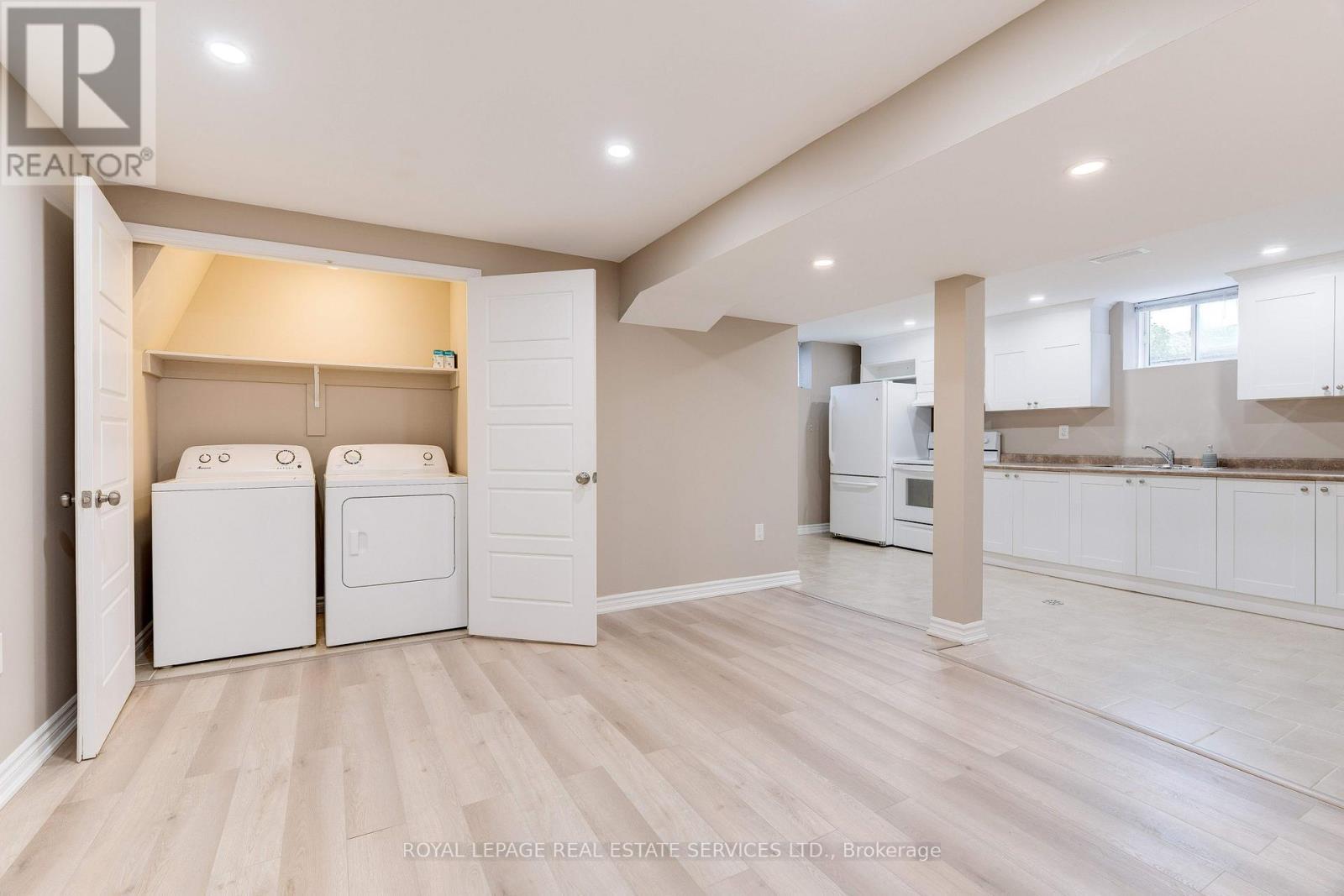 












342 MORDEN ROAD

,
Oakville,




Ontario
L6K2S8

