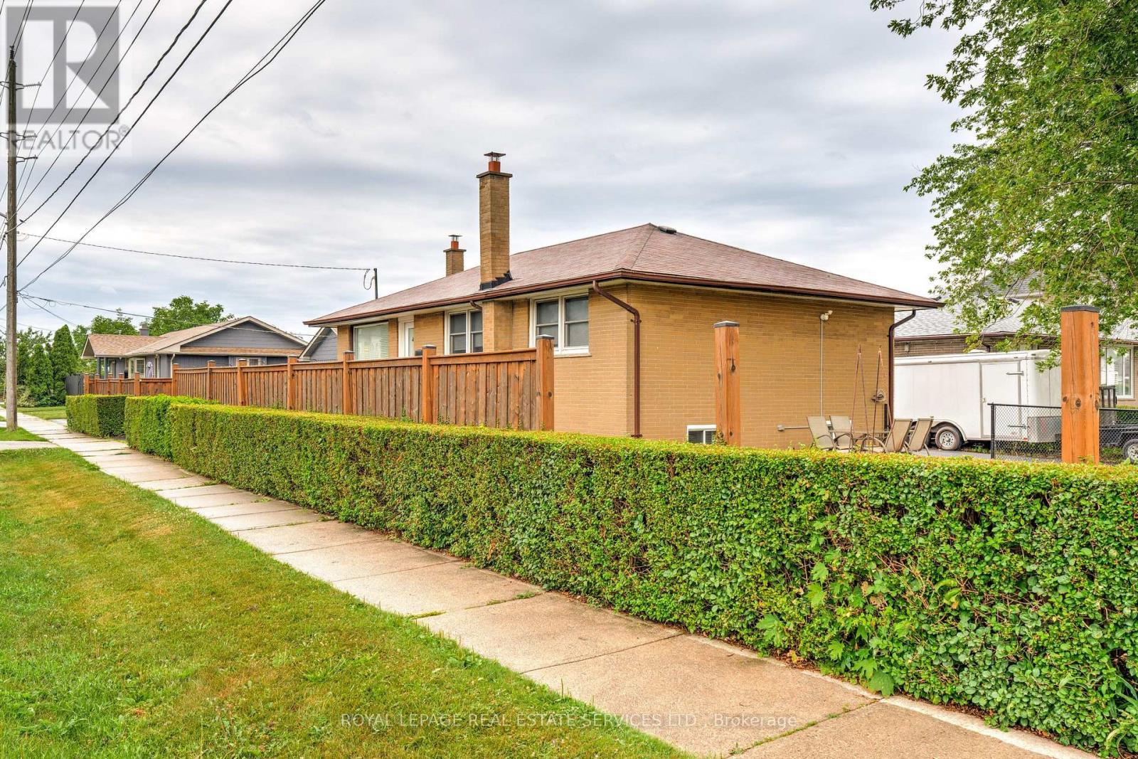












342 MORDEN ROAD

,
Oakville,




Ontario
L6K2S8

