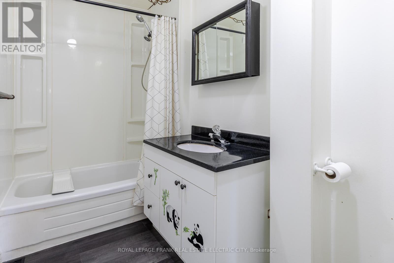 












768 ST. MARY'S STREET

,
Peterborough Central (South),




Ontario
K9J4H2


