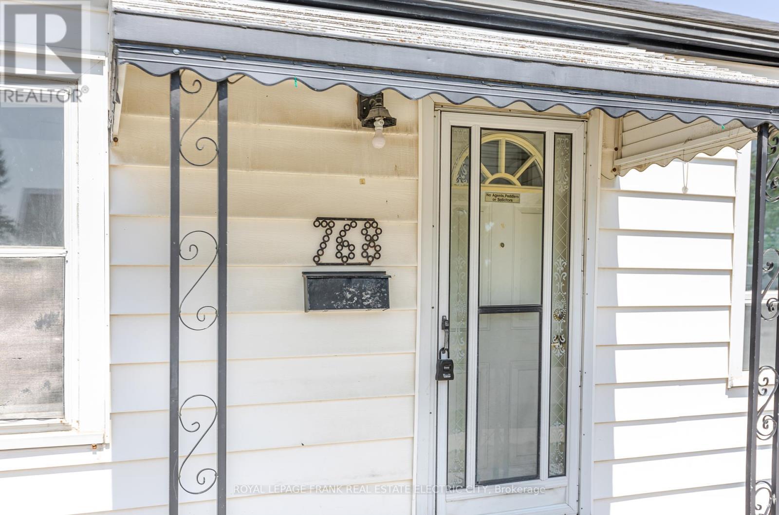 












768 ST. MARY'S STREET

,
Peterborough Central (South),




Ontario
K9J4H2

