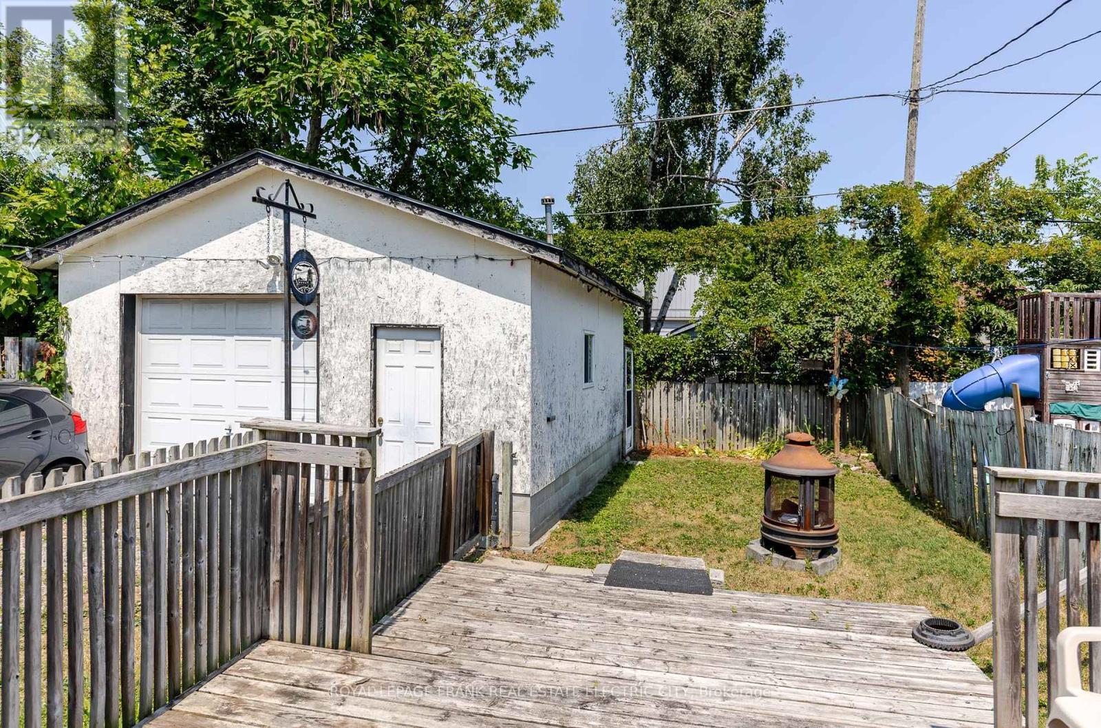 












768 ST. MARY'S STREET

,
Peterborough Central (South),




Ontario
K9J4H2

