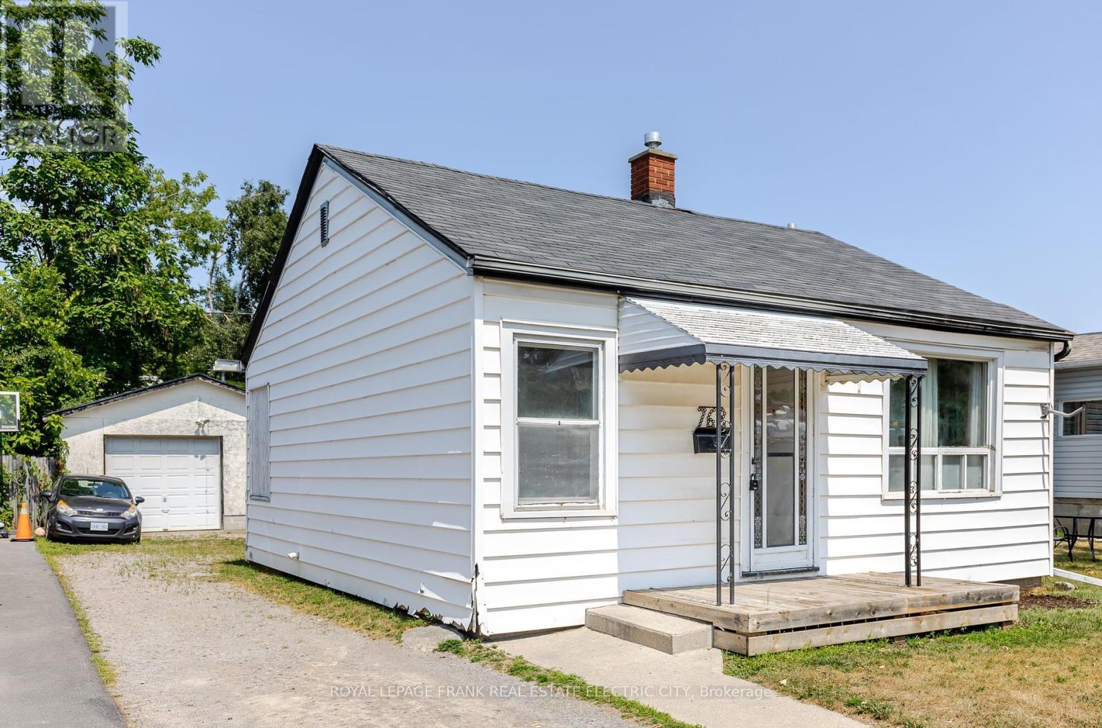 












768 ST. MARY'S STREET

,
Peterborough Central (South),




Ontario
K9J4H2

