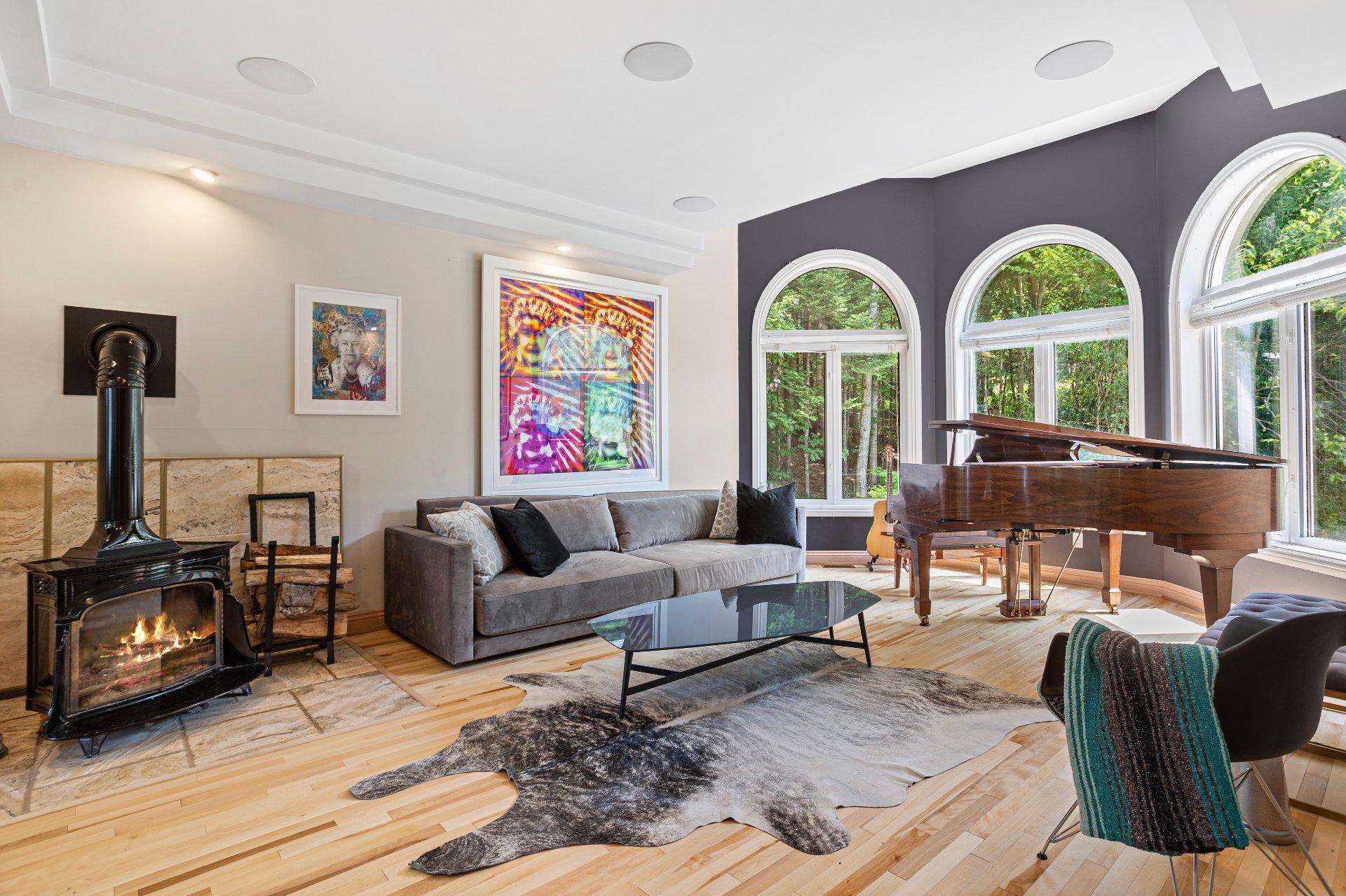 









851

 - 853


Ch. Morgan

,
Saint-Adolphe-d'Howard,




QC
J0T2B0

