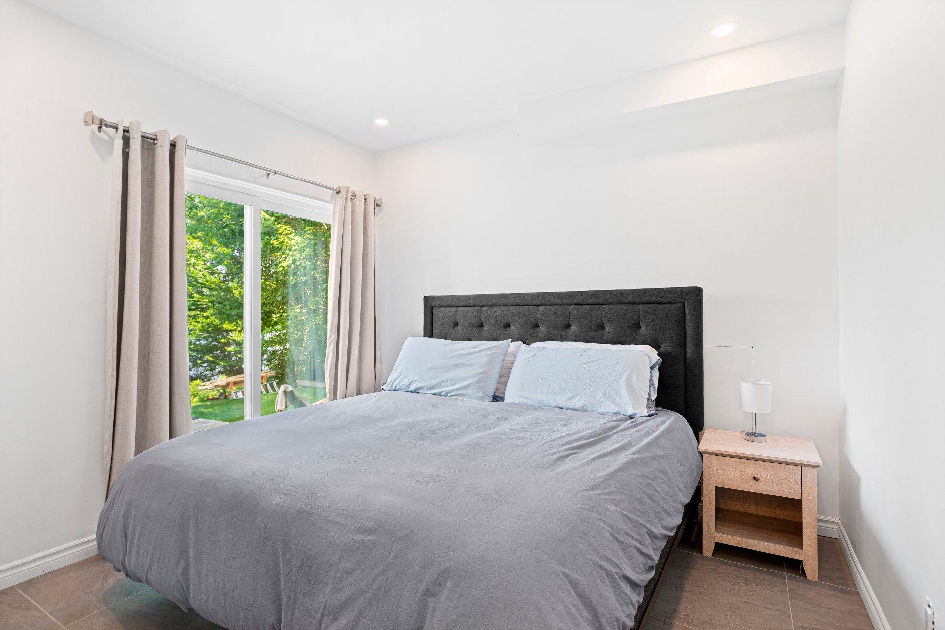 









851

 - 853


Ch. Morgan

,
Saint-Adolphe-d'Howard,




QC
J0T2B0

