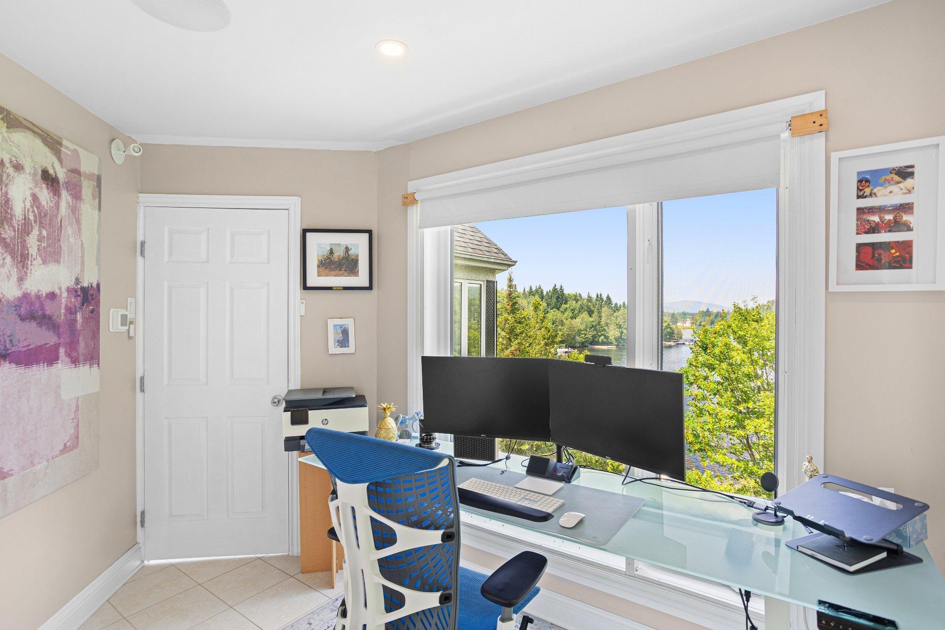 









851

 - 853


Ch. Morgan

,
Saint-Adolphe-d'Howard,




QC
J0T2B0

