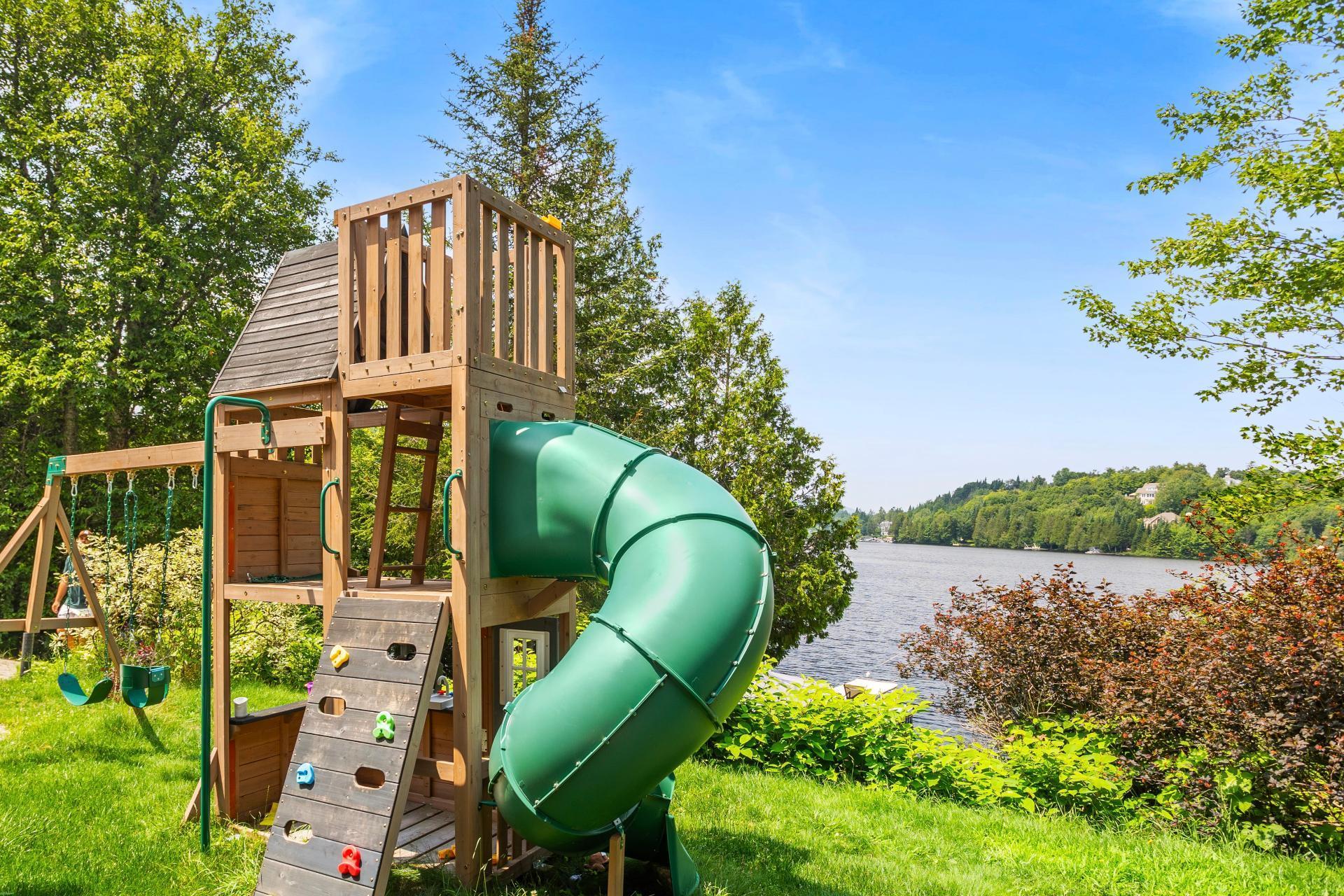 









851

 - 853


Ch. Morgan

,
Saint-Adolphe-d'Howard,




QC
J0T2B0

