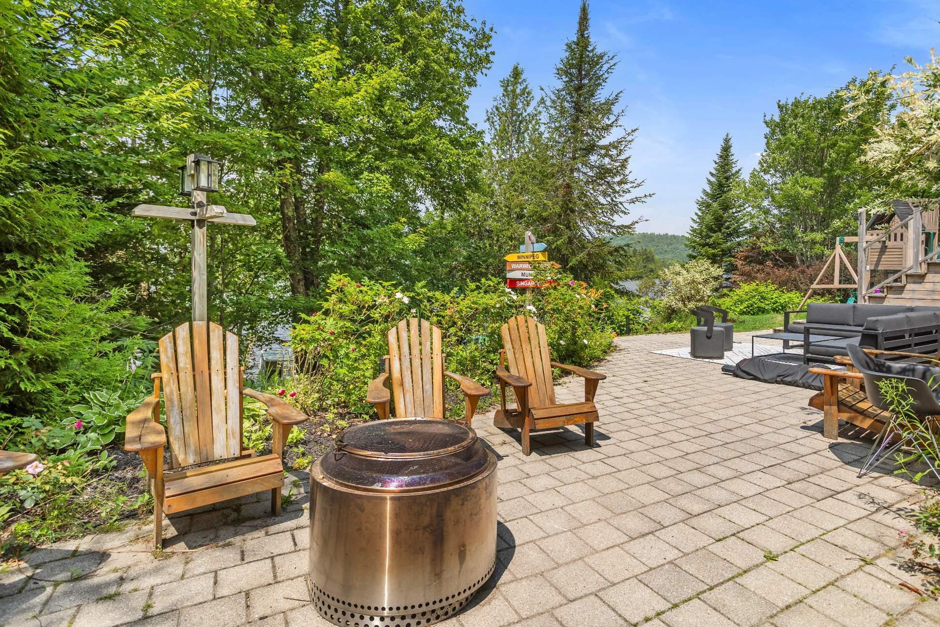 









851

 - 853


Ch. Morgan

,
Saint-Adolphe-d'Howard,




QC
J0T2B0

