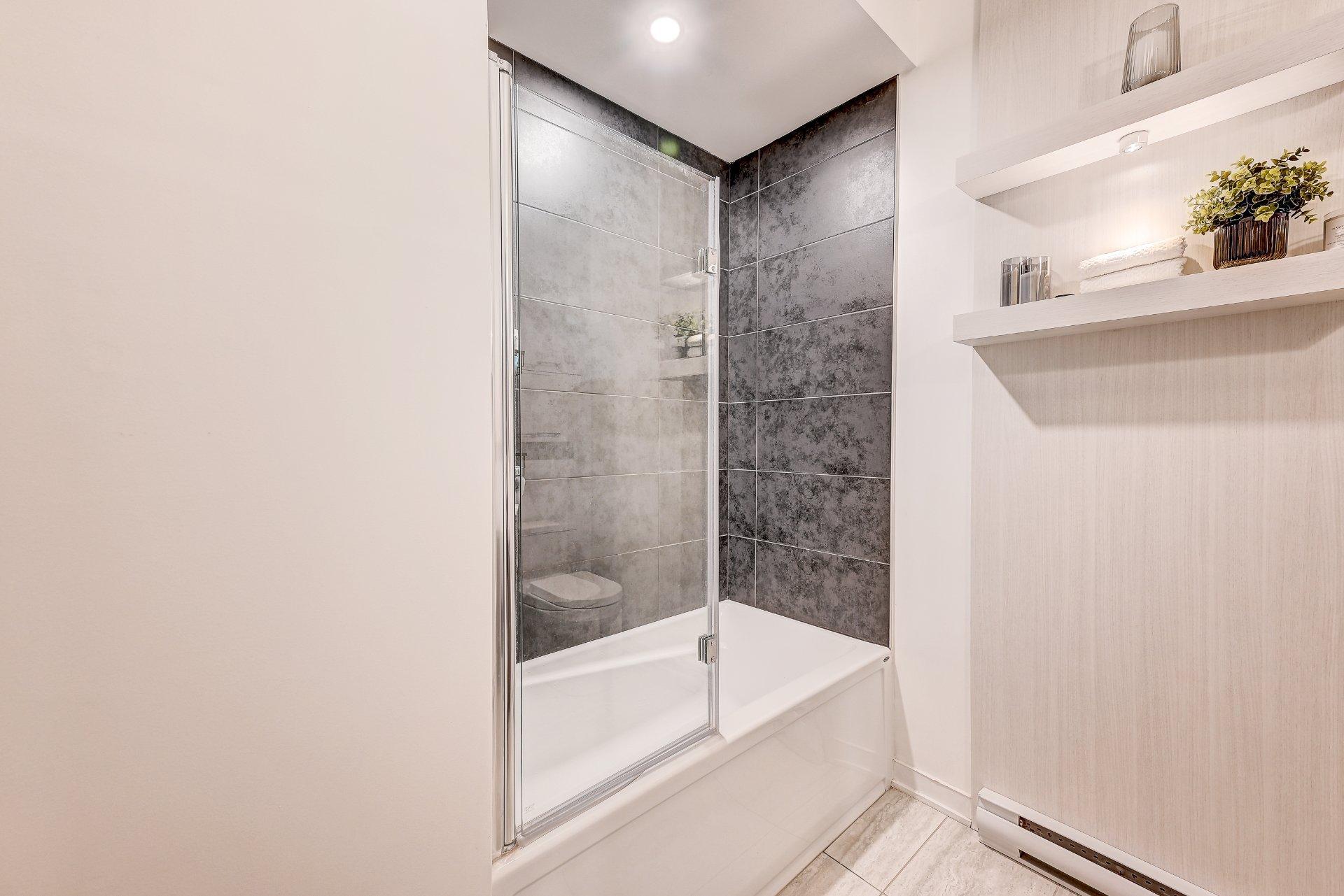 









9175


Rue Lennon

, 603,
Brossard,




QC
J4Y0S3

