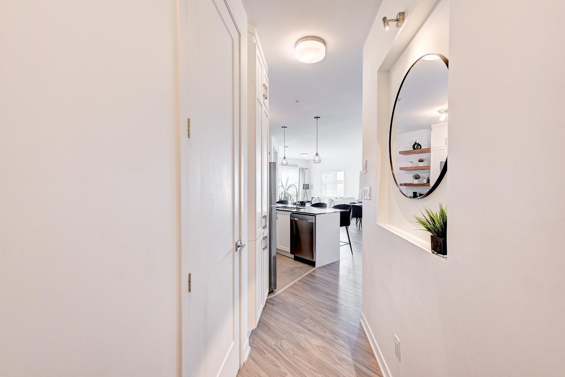 









9175


Rue Lennon

, 603,
Brossard,




QC
J4Y0S3

