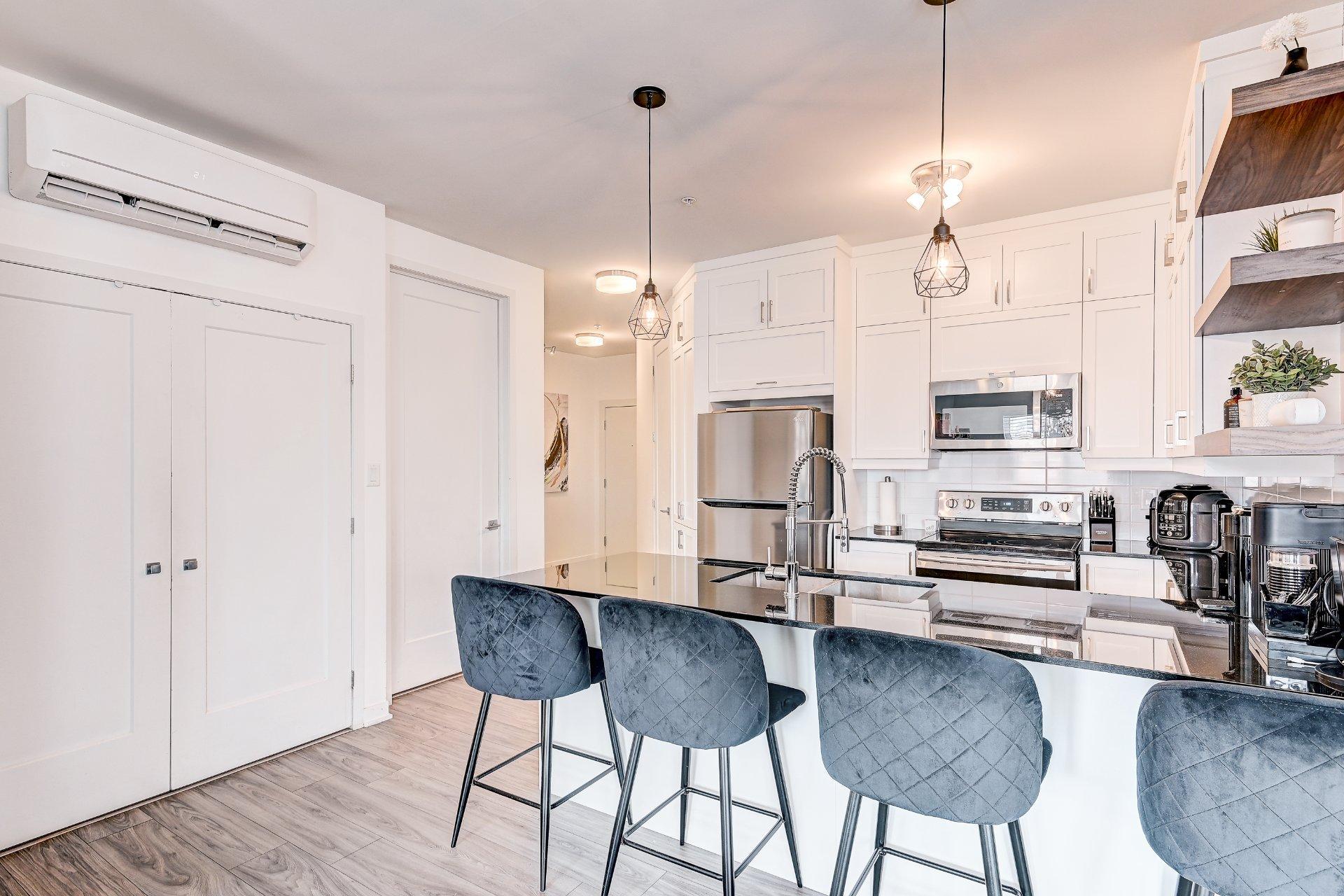 









9175


Rue Lennon

, 603,
Brossard,




QC
J4Y0S3

