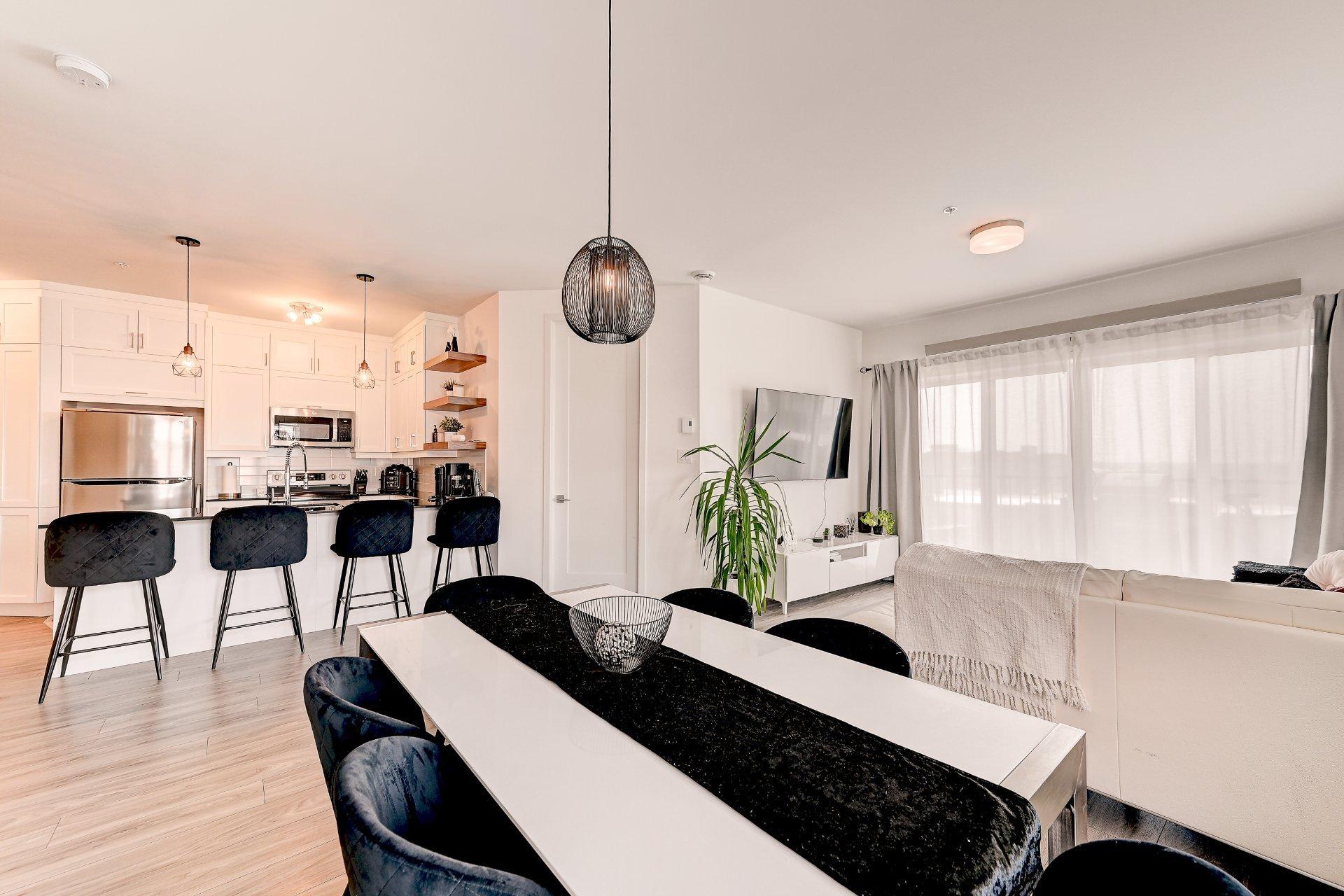 









9175


Rue Lennon

, 603,
Brossard,




QC
J4Y0S3

