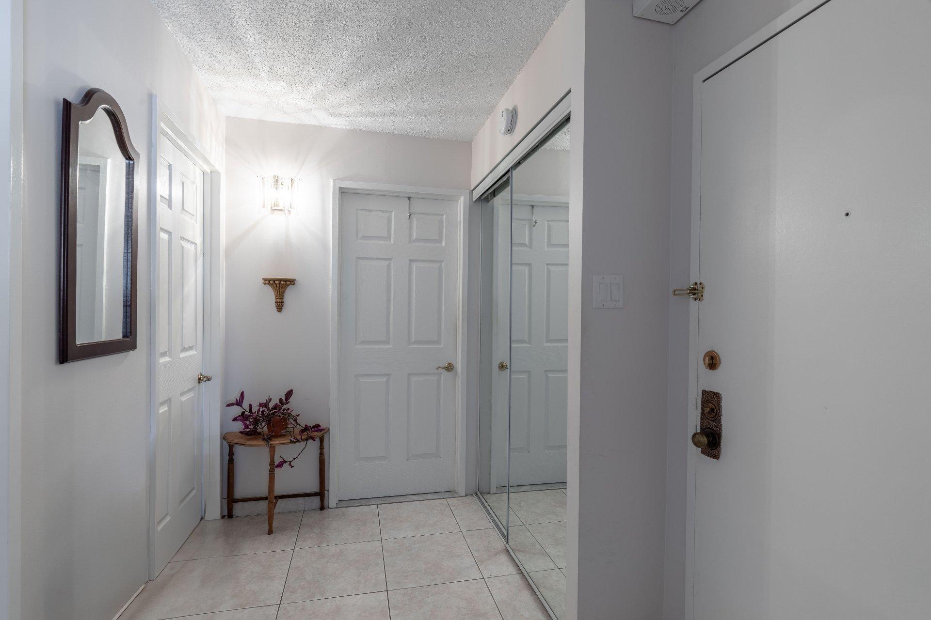









295


Boul. St-Joseph

, 404,
Gatineau (Hull),




QC
J8Y3Y5

