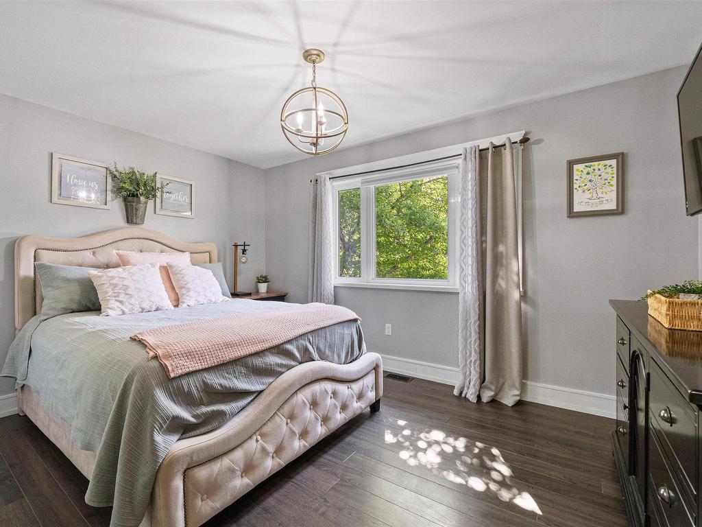 












6 Norman Boulevard

,
Hammonds Plains,




NS
B4B 1N5

