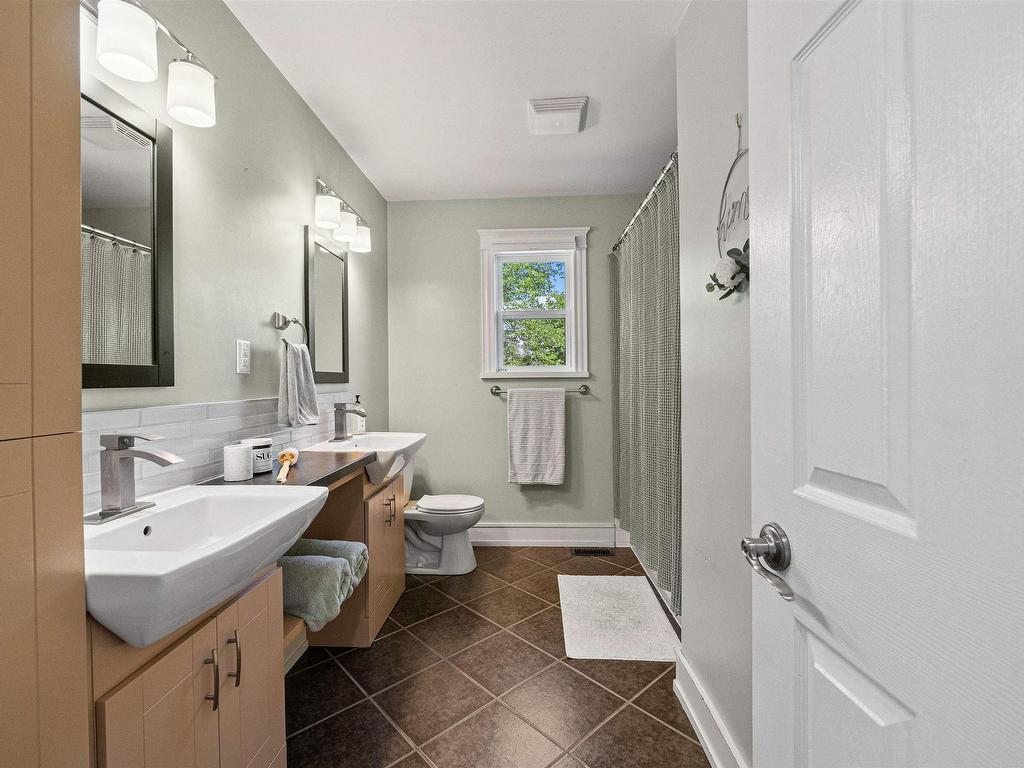 












6 Norman Boulevard

,
Hammonds Plains,




NS
B4B 1N5

