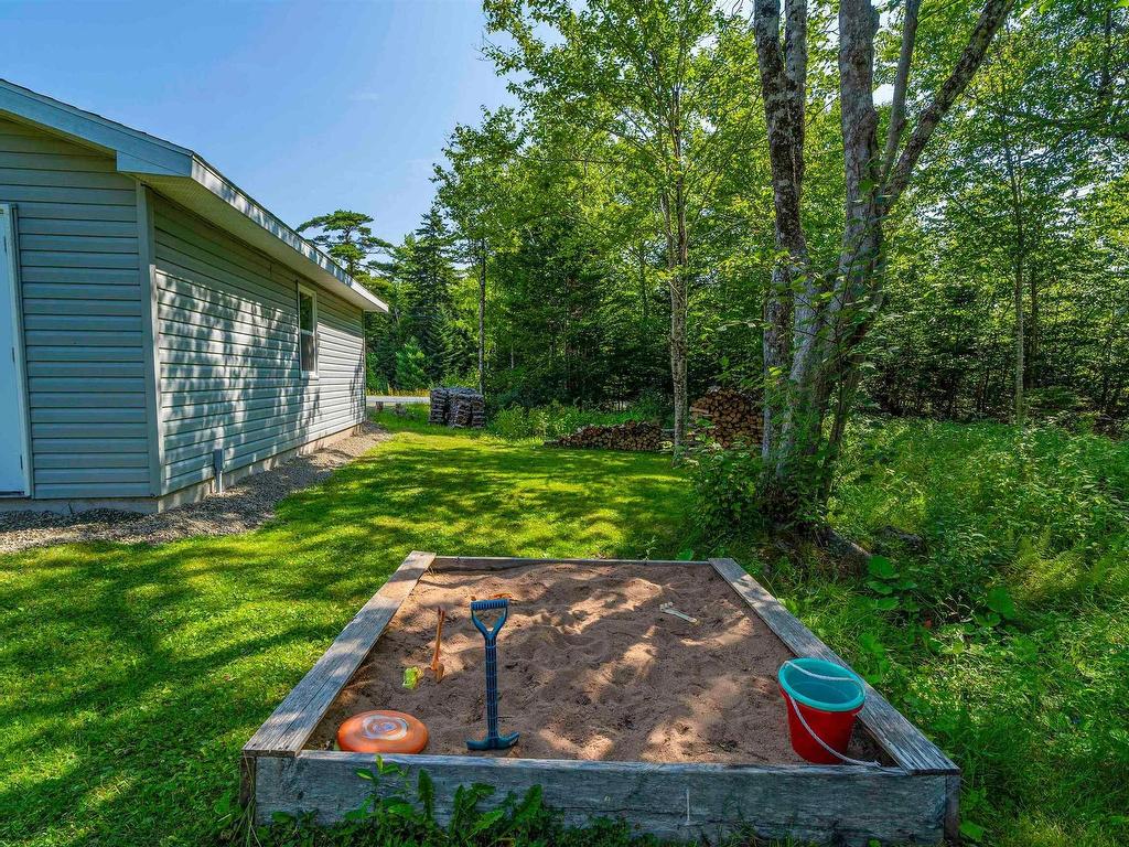 












6 Norman Boulevard

,
Hammonds Plains,




NS
B4B 1N5


