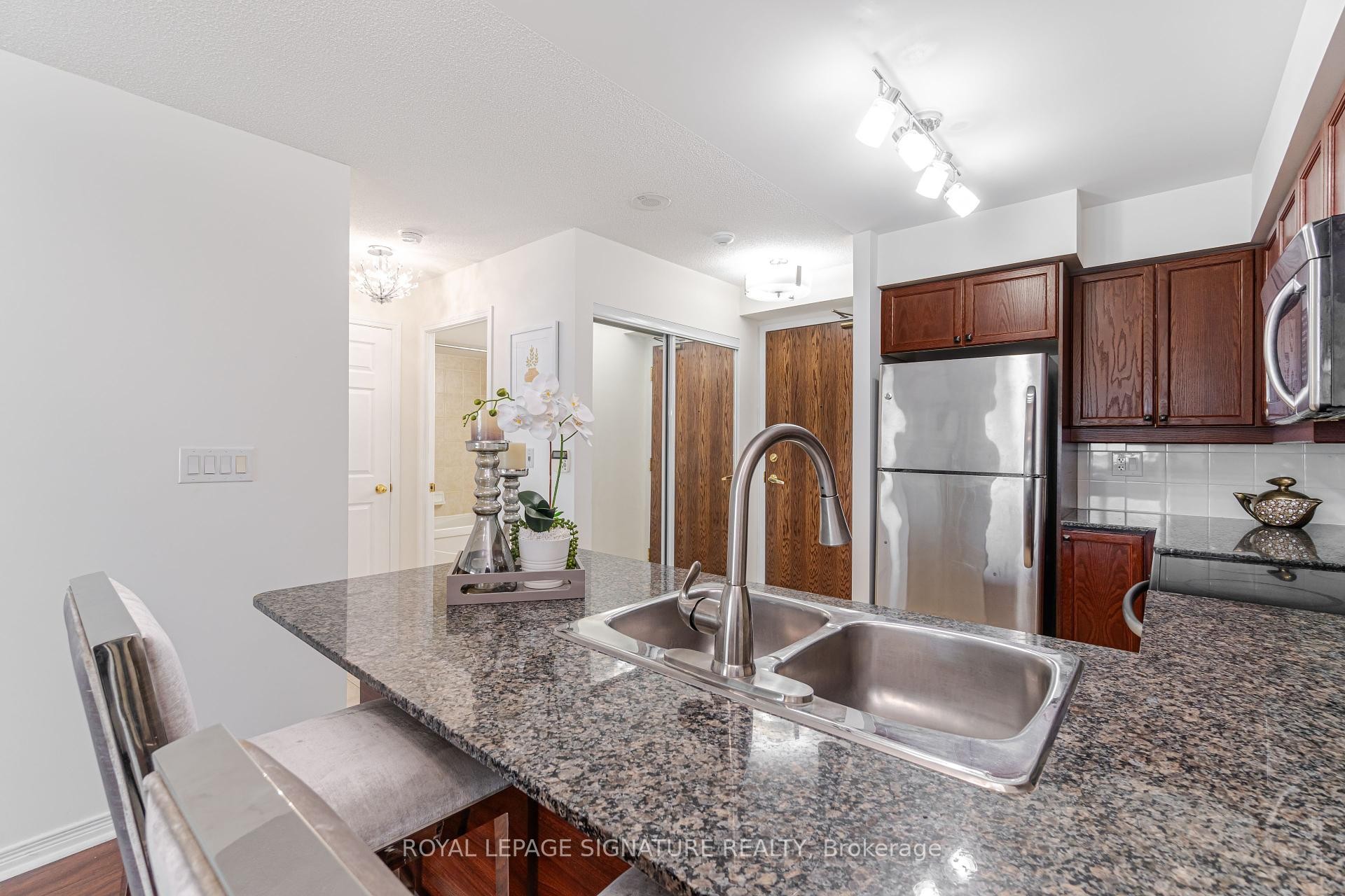 









185


Oneida

Crescent, 903,
Richmond Hill,




ON
L4B 0B1

