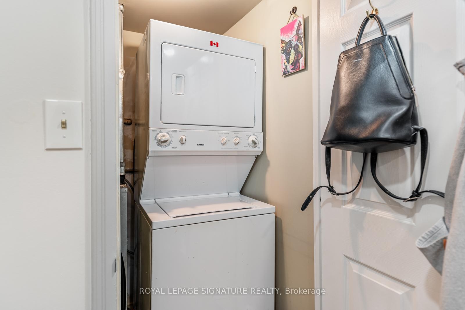 









880


Dundas

Street West, LPH4,
Mississauga,




ON
L5C 4H3


