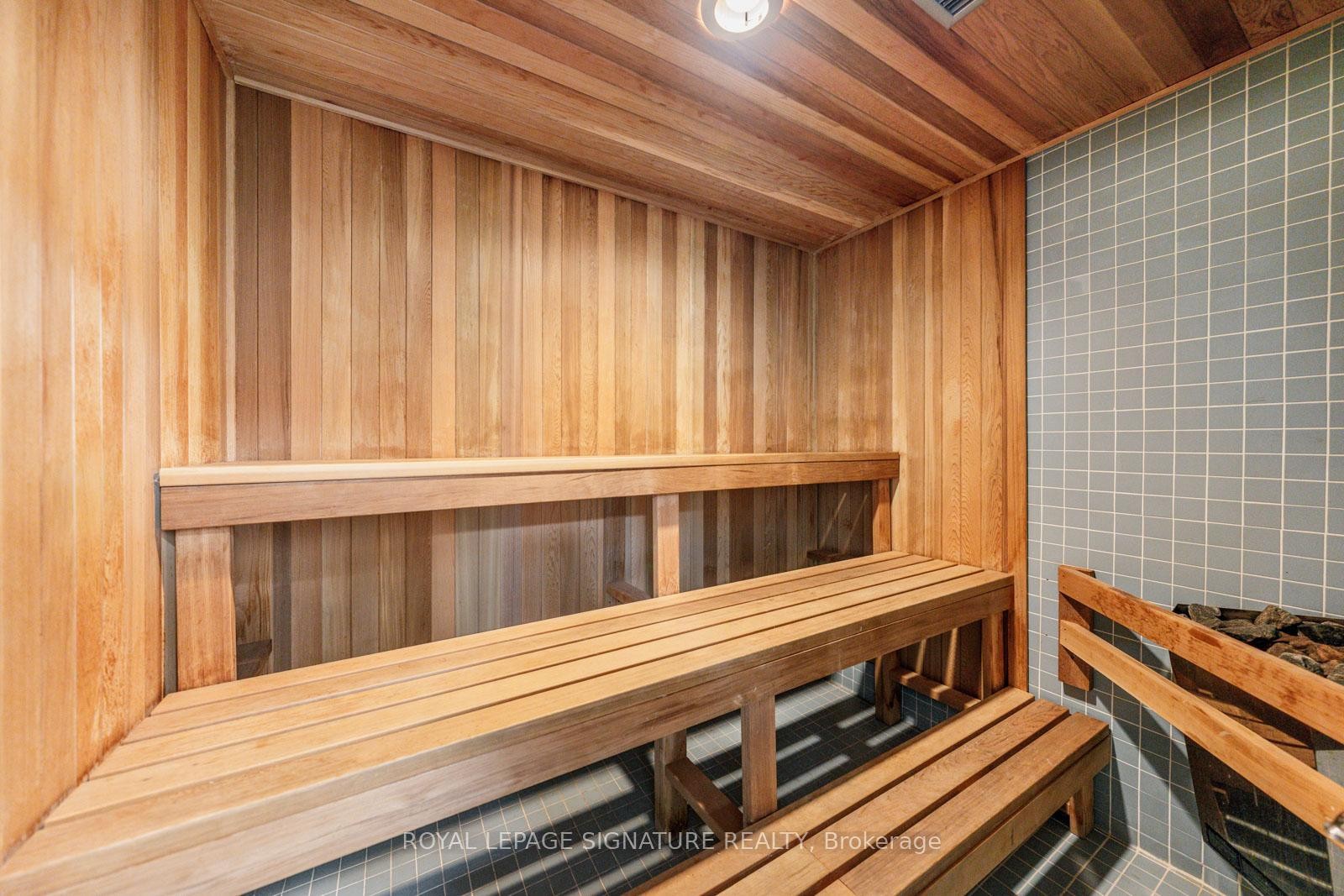 









880


Dundas

Street West, LPH4,
Mississauga,




ON
L5C 4H3

