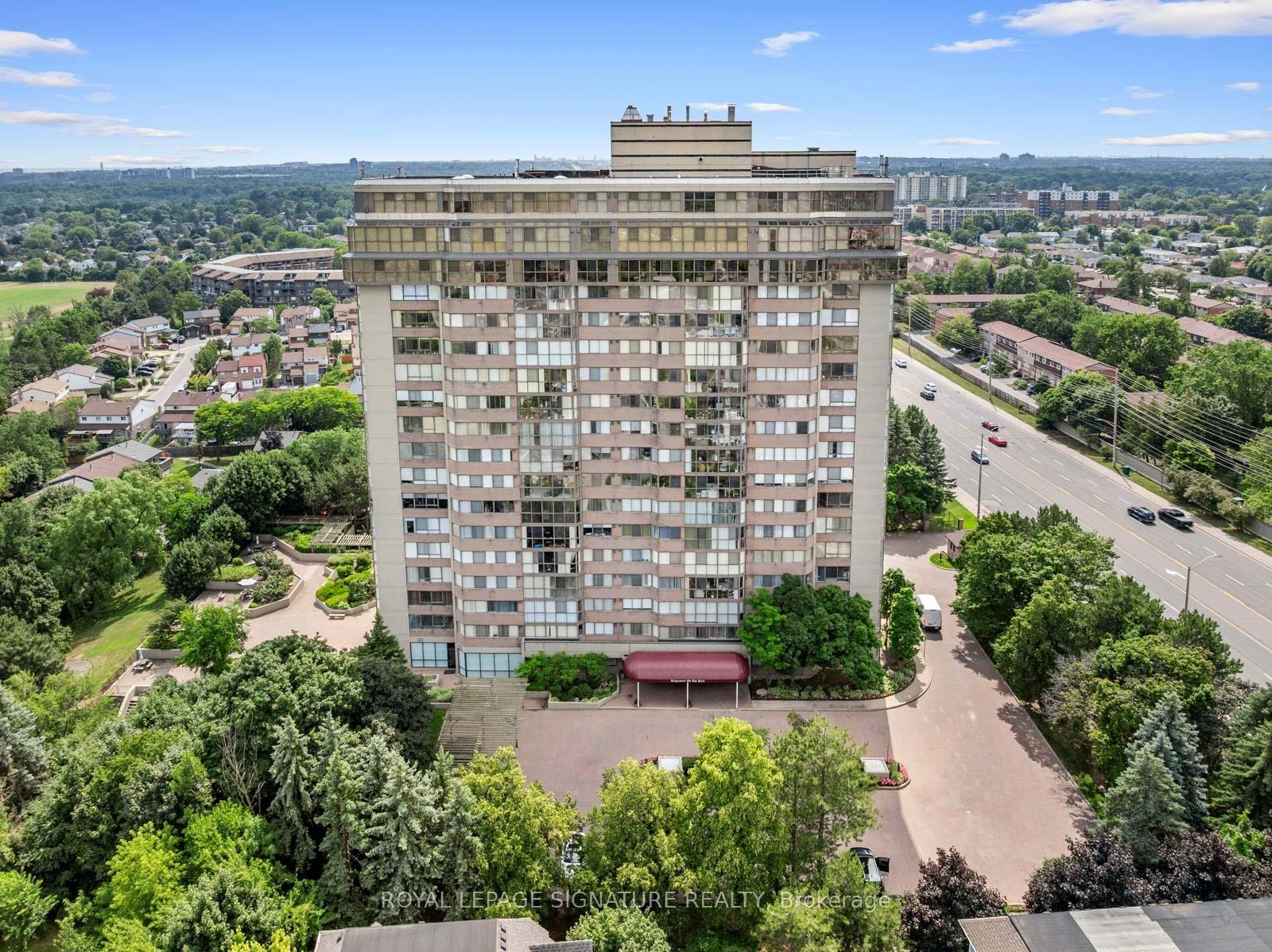 









880


Dundas

Street West, LPH4,
Mississauga,




ON
L5C 4H3

