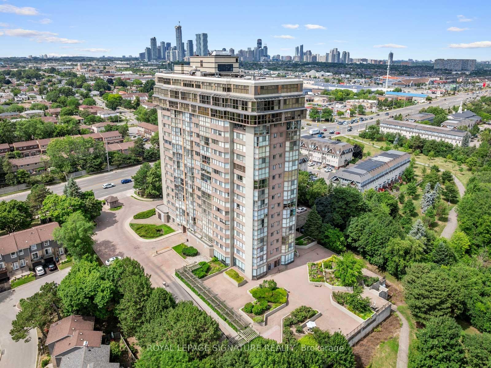 









880


Dundas

Street West, LPH4,
Mississauga,




ON
L5C 4H3

