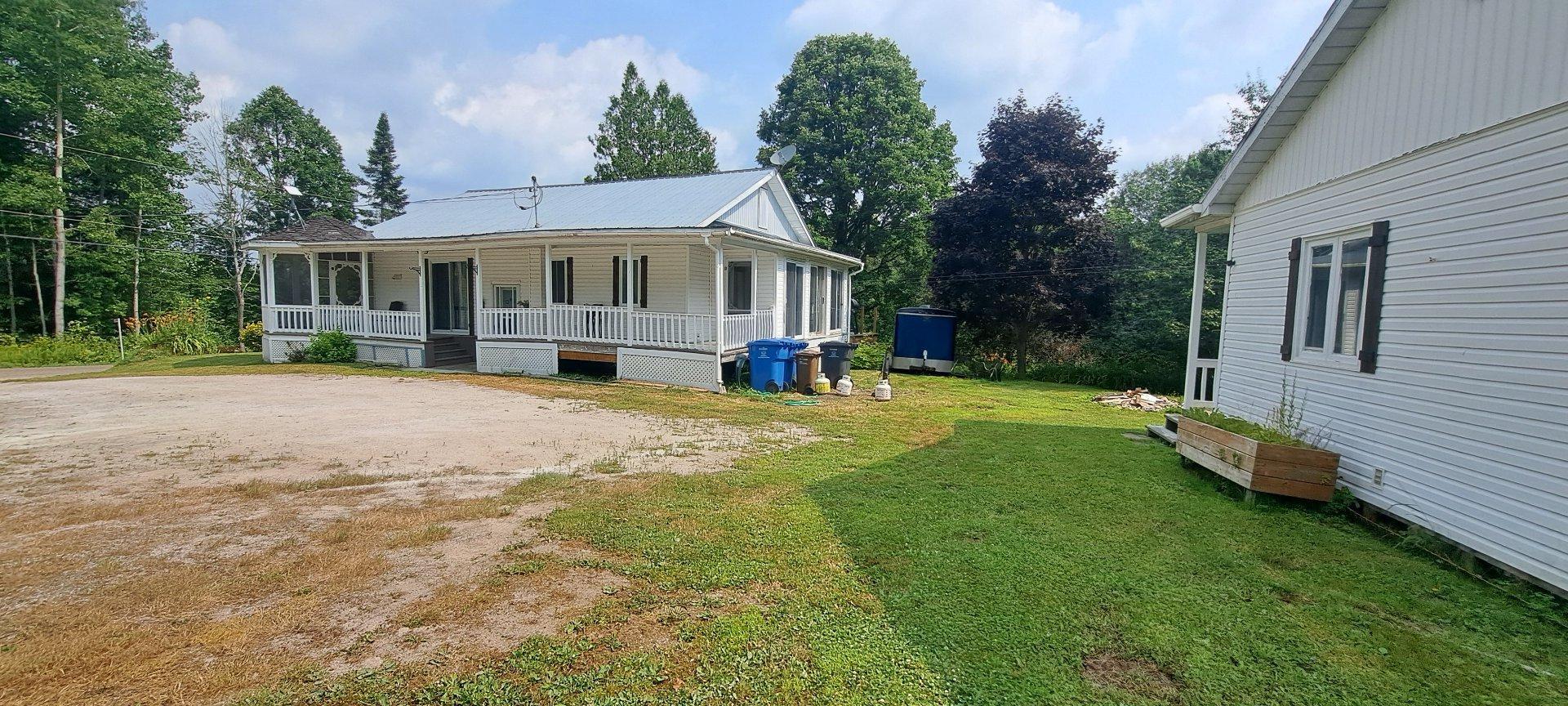 









312


Ch. de la Rivière-Gatineau

,
Sainte-Thérèse-de-la-Gatineau,




QC
J0X2X0

